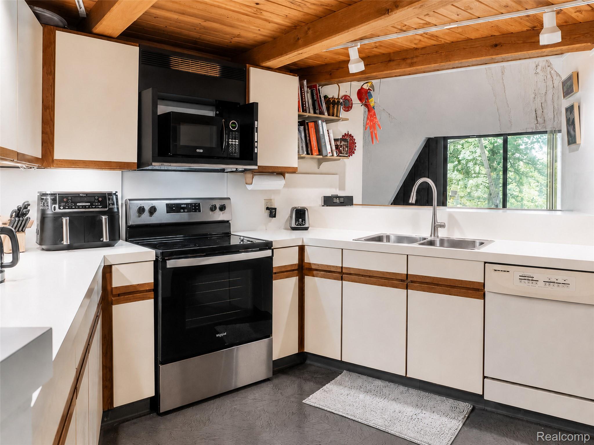 28966 Sibley Road Property Photo 21