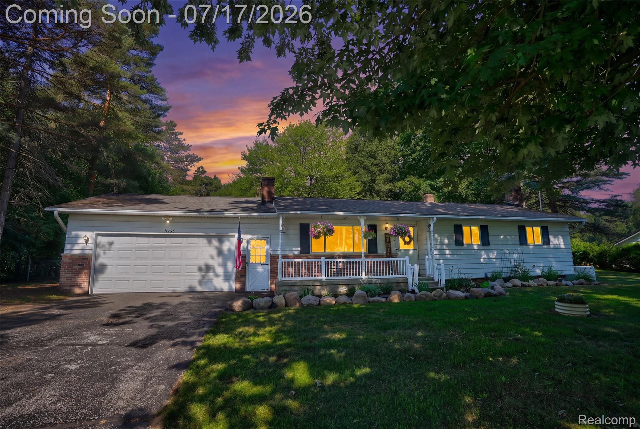 11255 N Center Road Property Photo 1