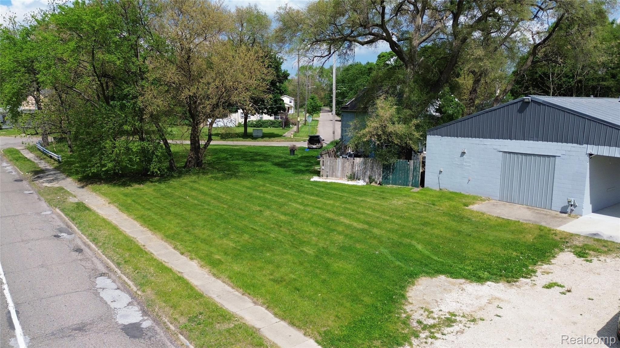 713 Fenton Road Property Photo 2