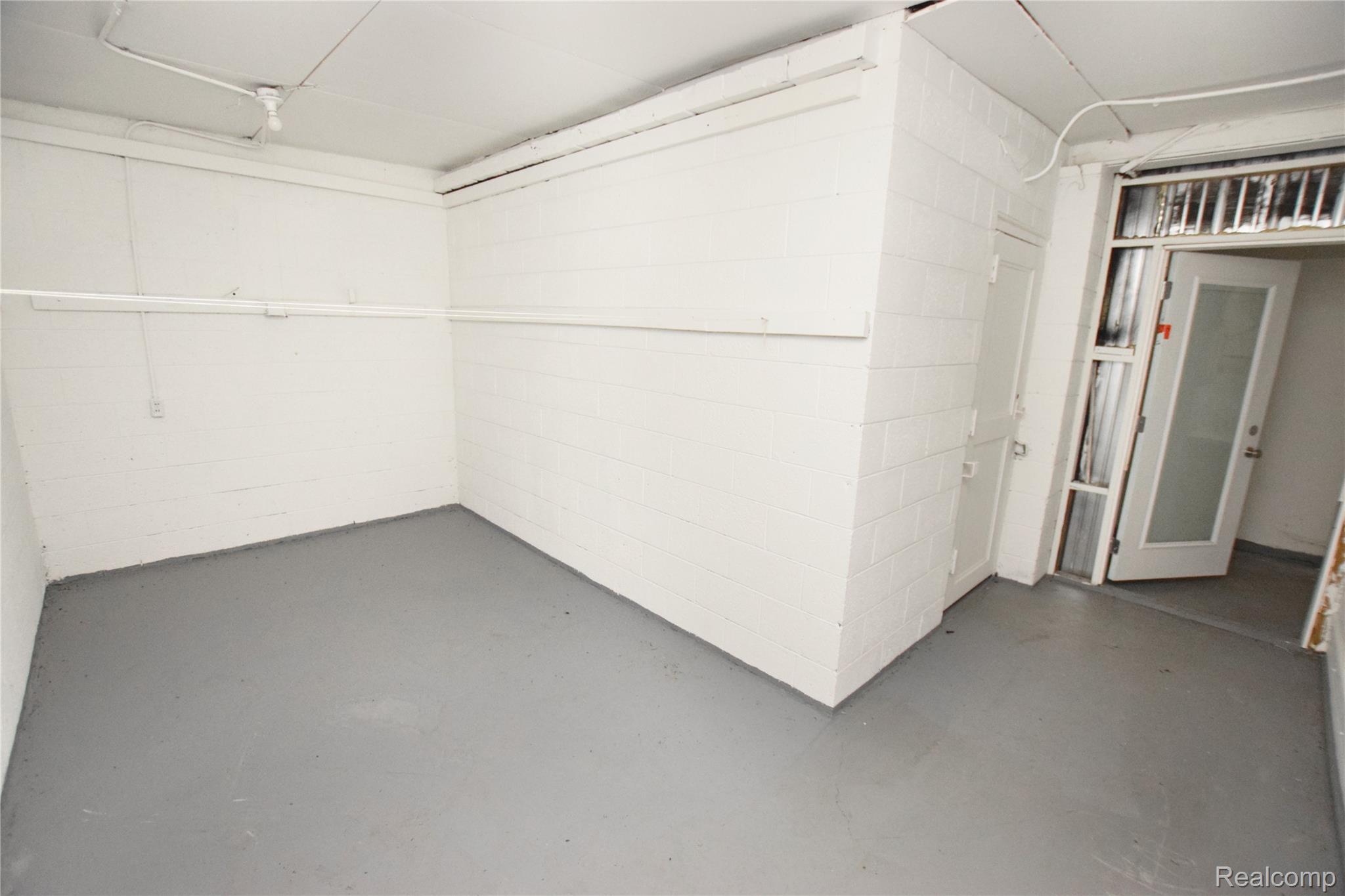 713 Fenton Road Property Photo 6