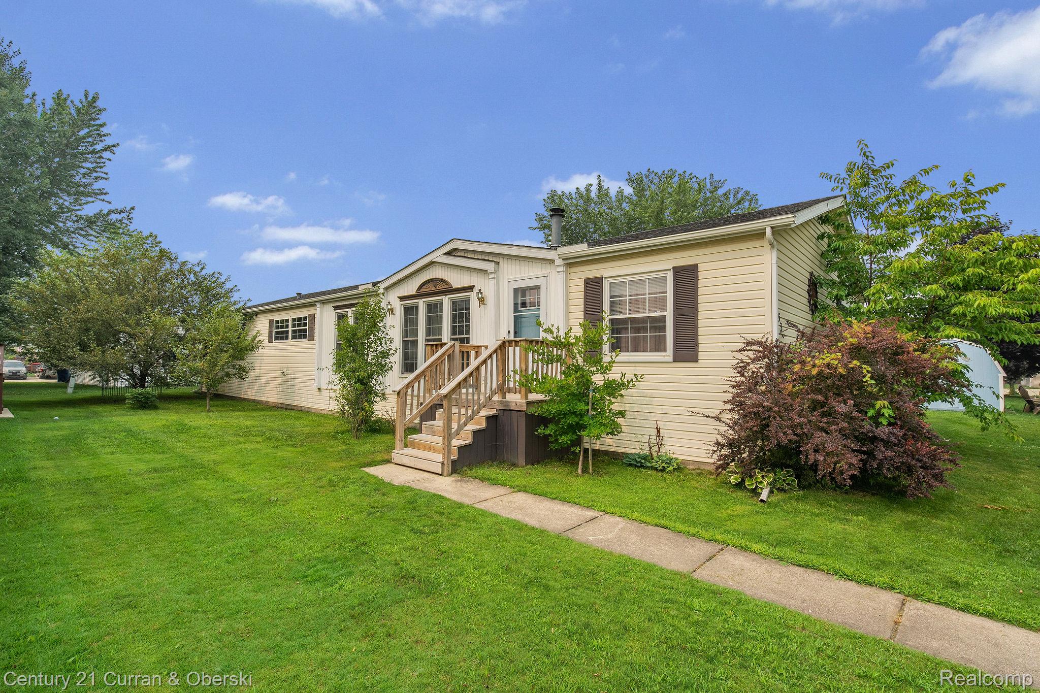 39253 Island Drive Property Photo 1