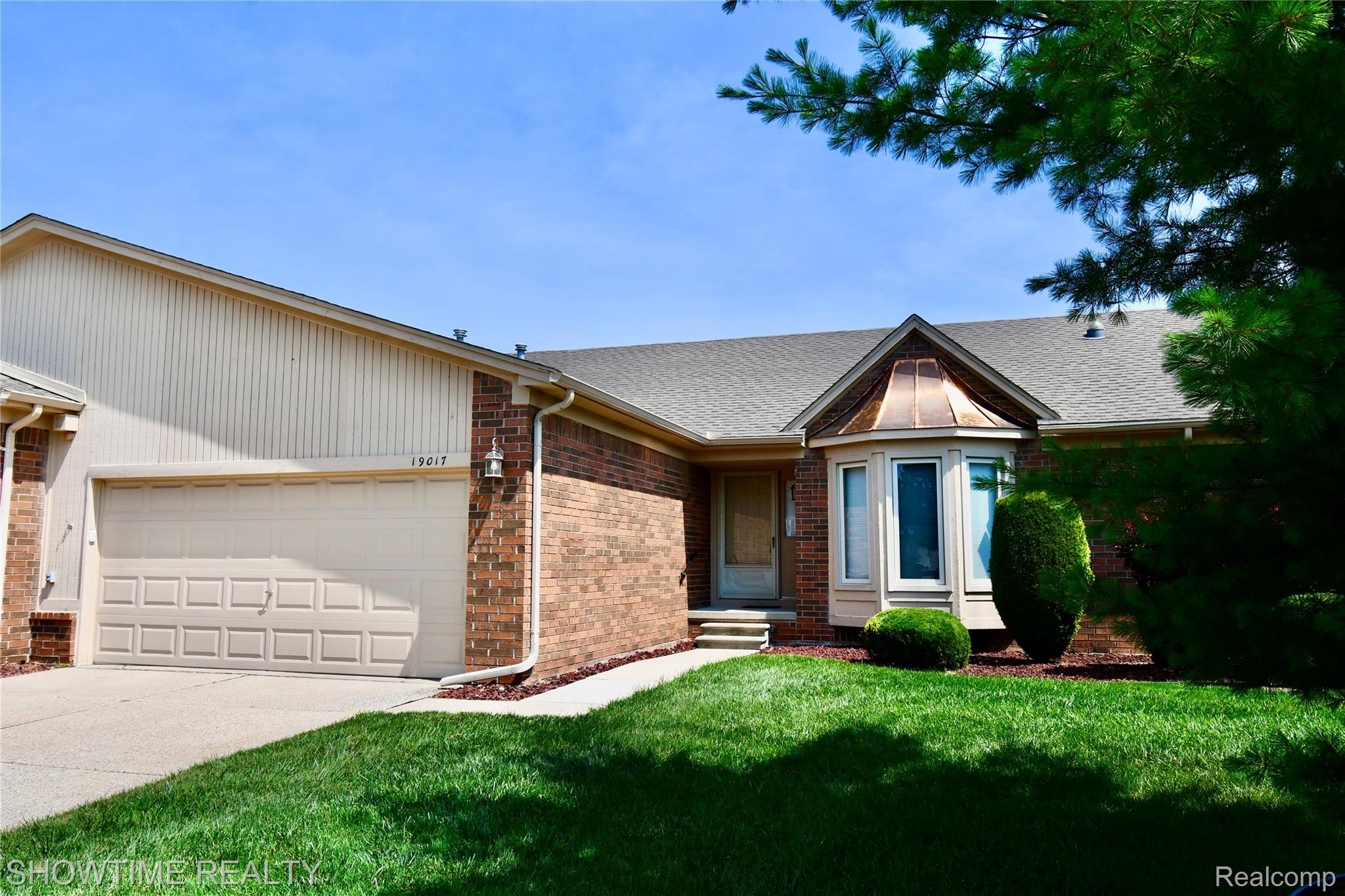 19017 Marisa Drive Property Photo 1