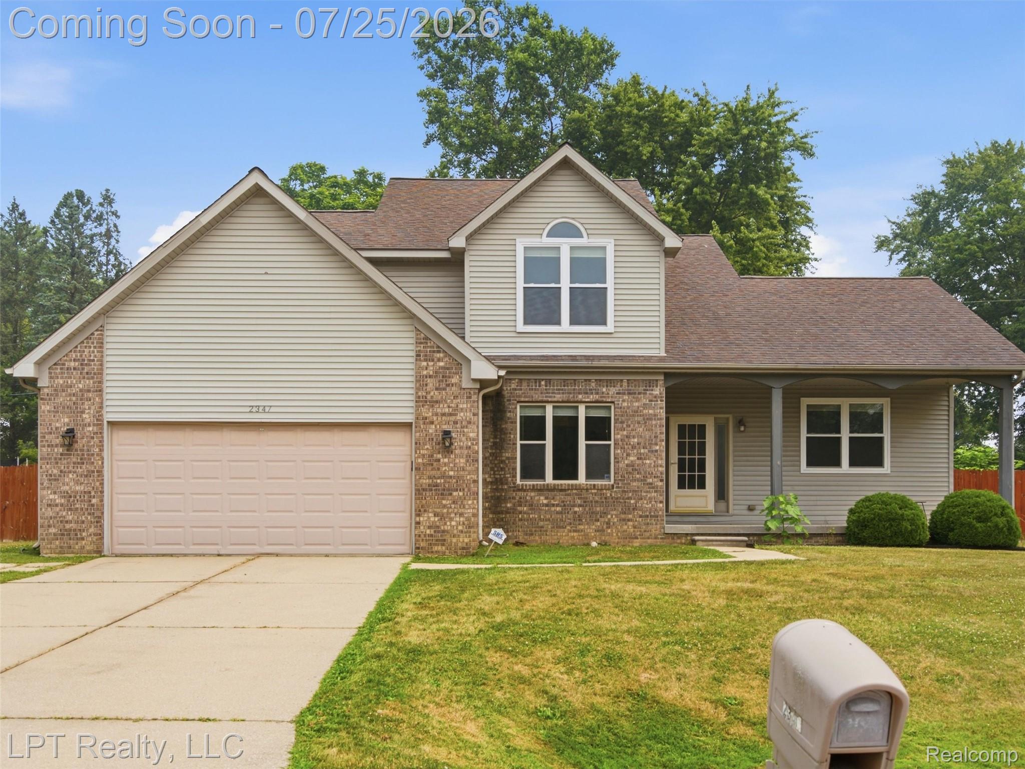 2347 Meadowlane Court Property Photo 1