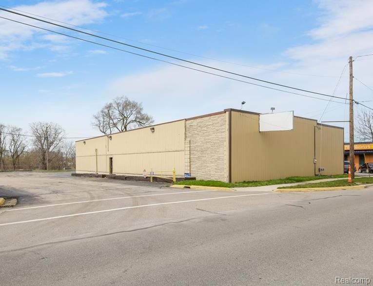 4084 S Saginaw Street Property Photo 1