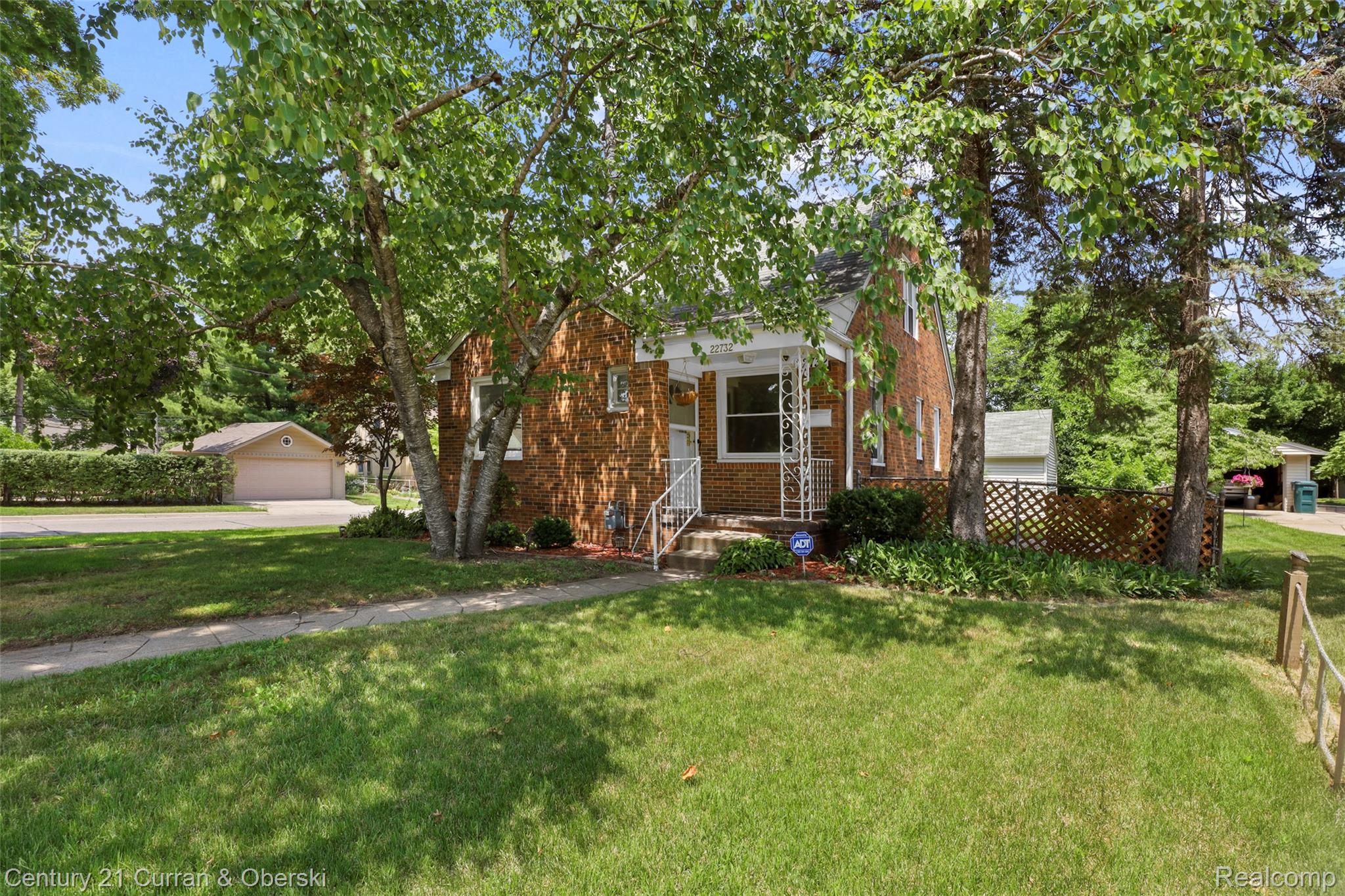 22732 Madison Street Property Photo 1