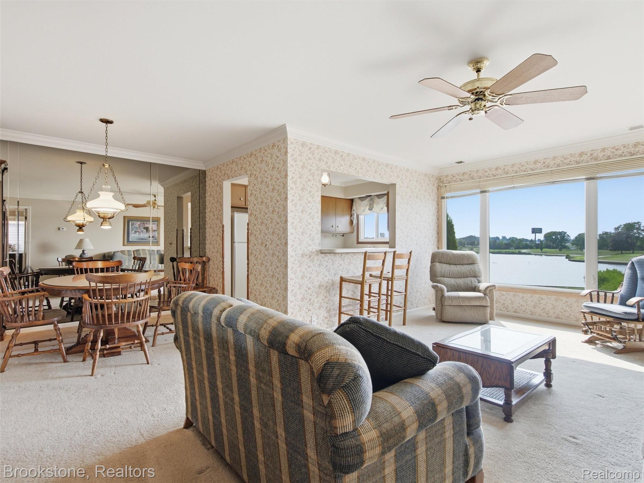 1082 Country Club Drive 84 Property Photo 4