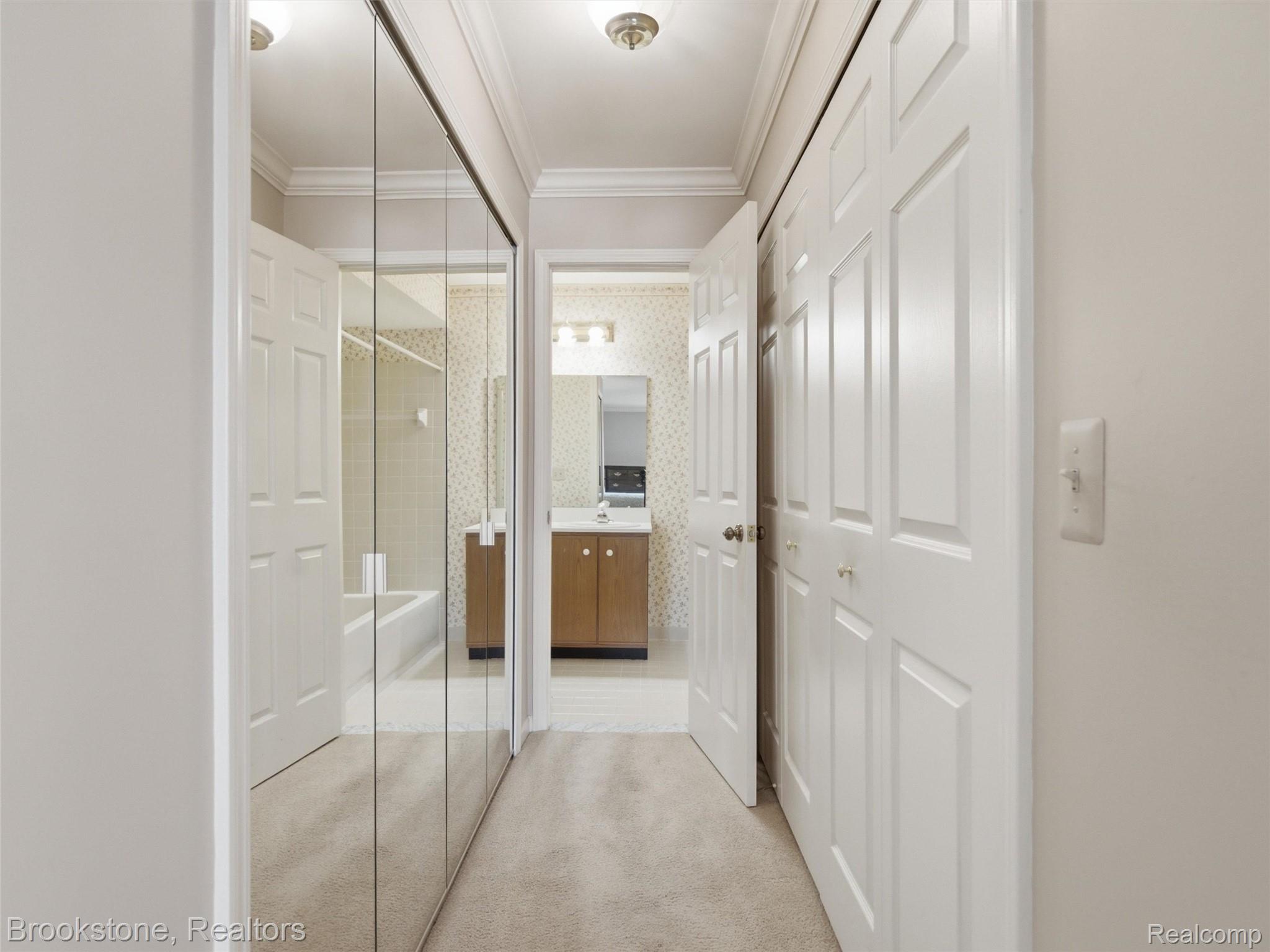1082 Country Club Drive 84 Property Photo 11