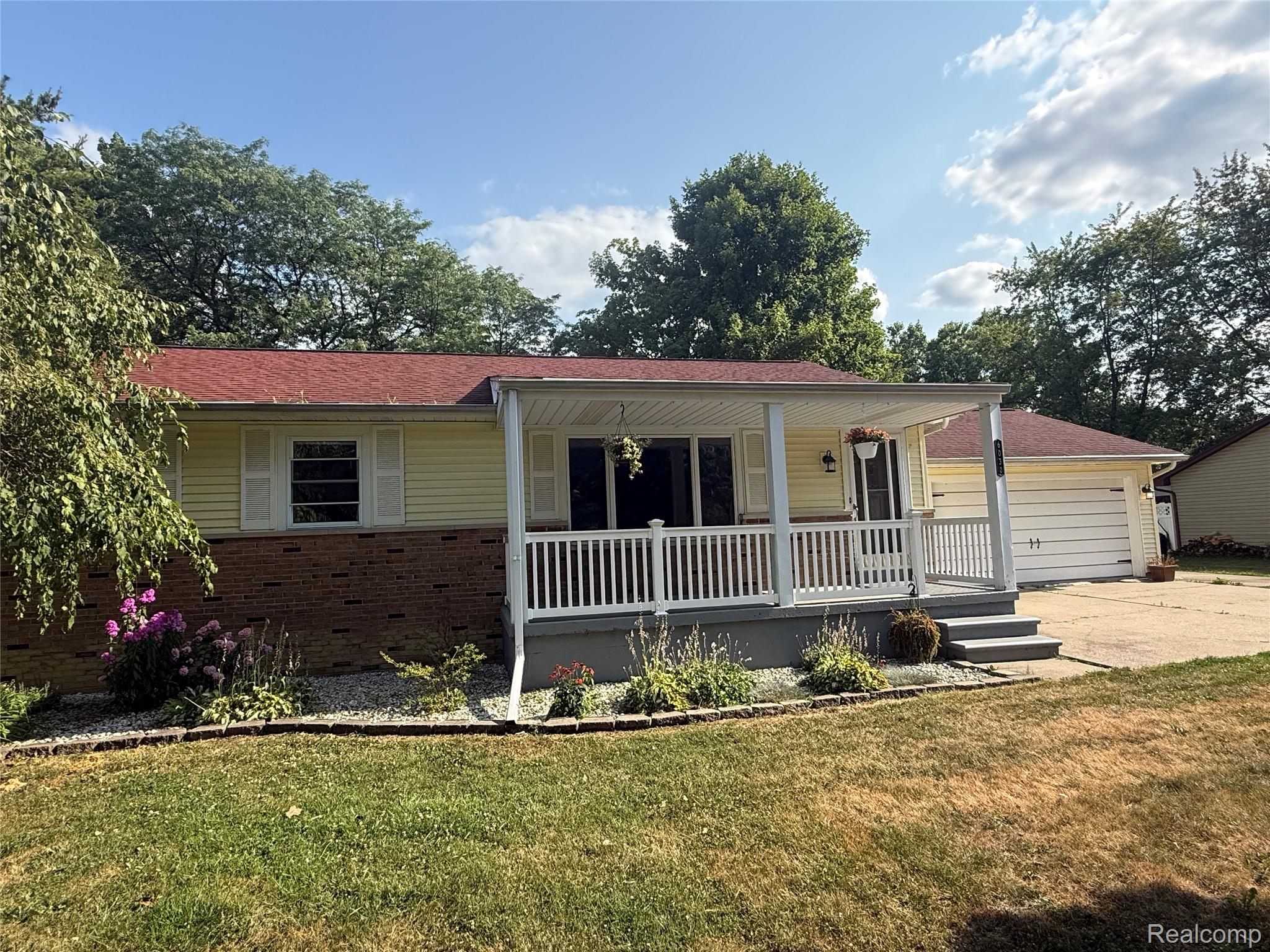 6030 E Hill Road Property Photo 1