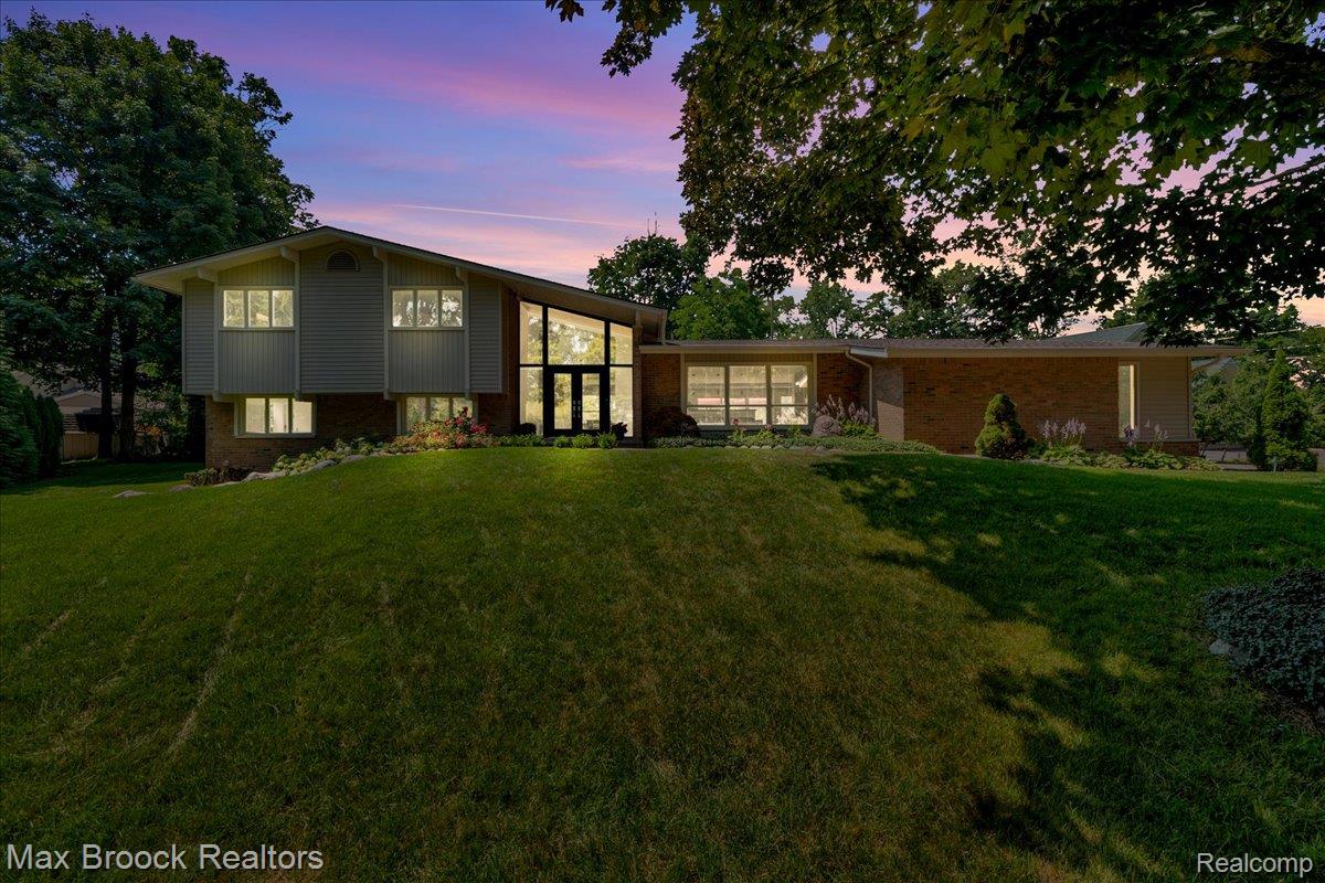 2564 Charel Court Property Photo 1