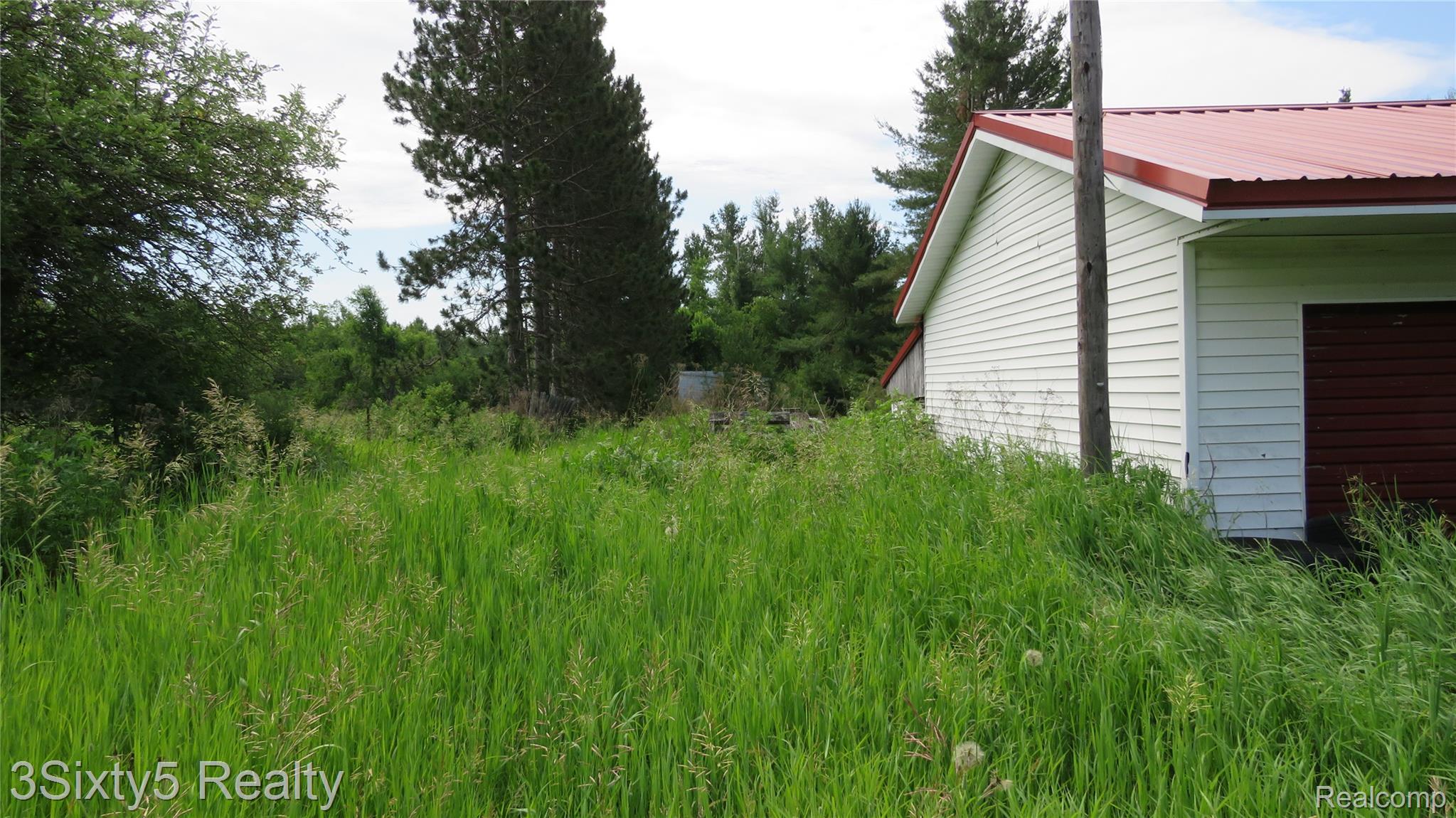 20661 Hackett Lake Highway Property Photo 8