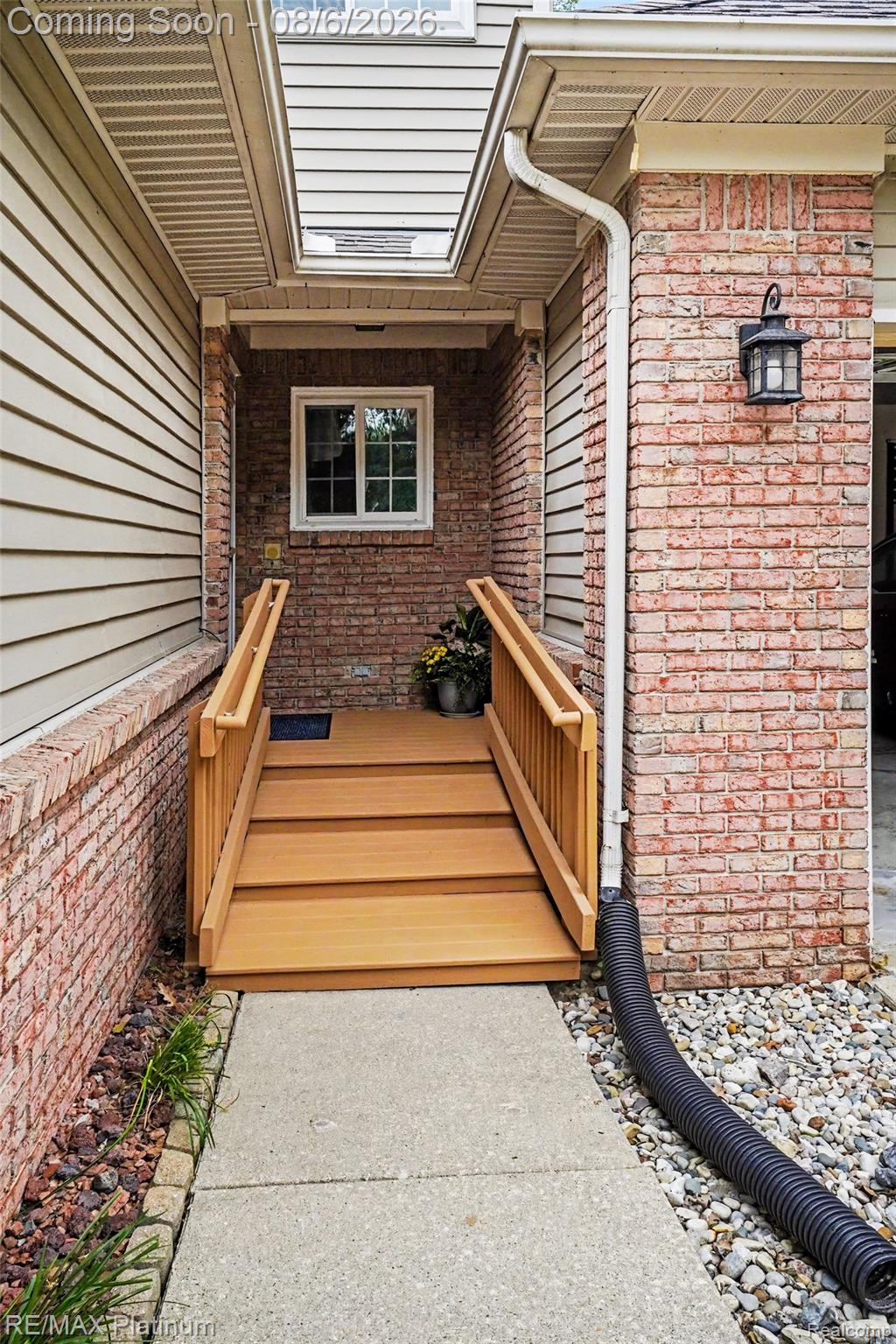 10404 Fawn Ridge Trail Property Photo 3