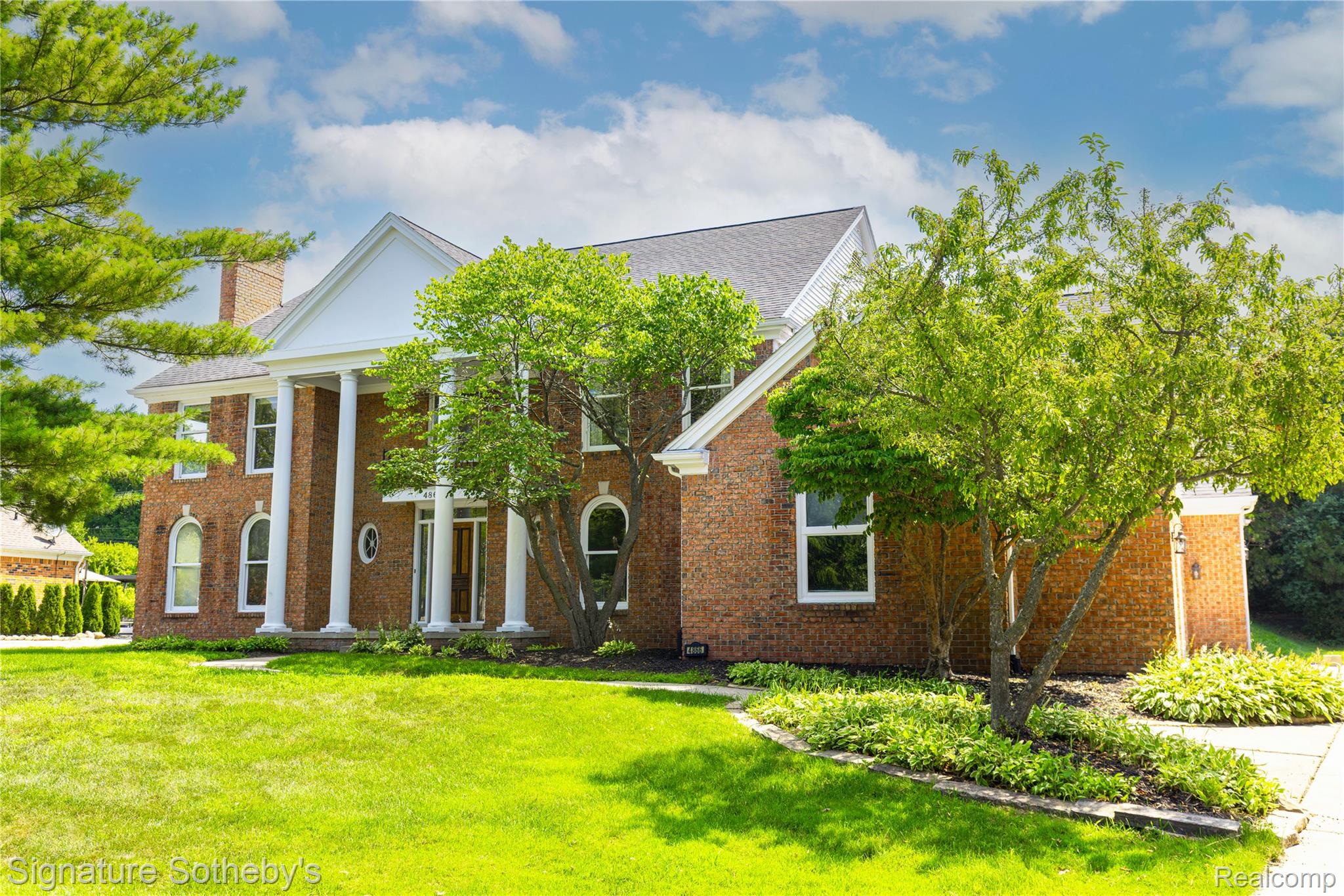 4866 Riverchase Drive Property Photo 1