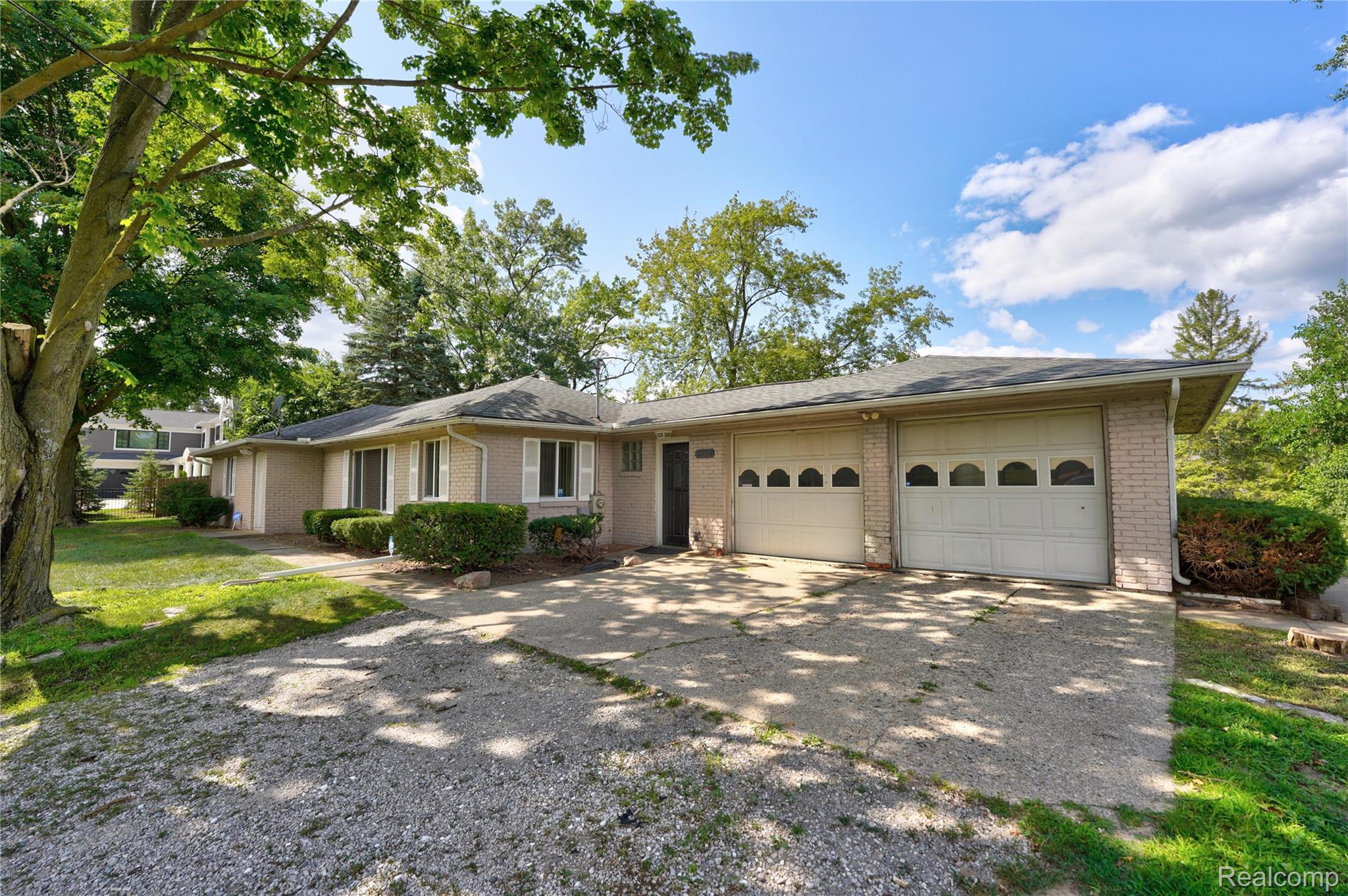 2354 Grove Park Road Property Photo 1