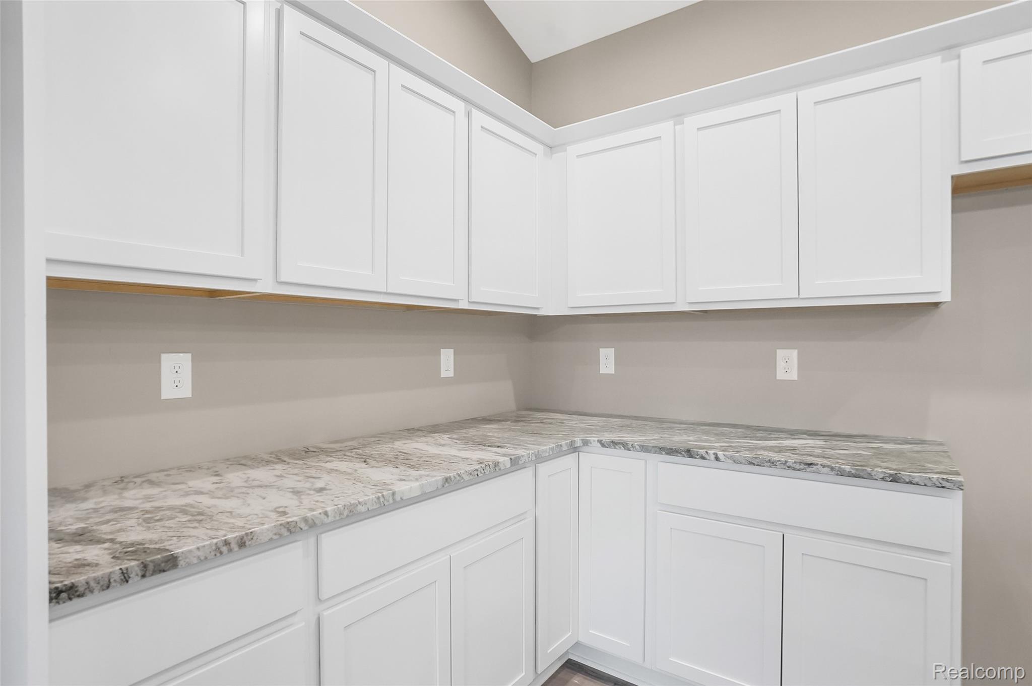 1315 Park Ridge Pointe Property Photo 10