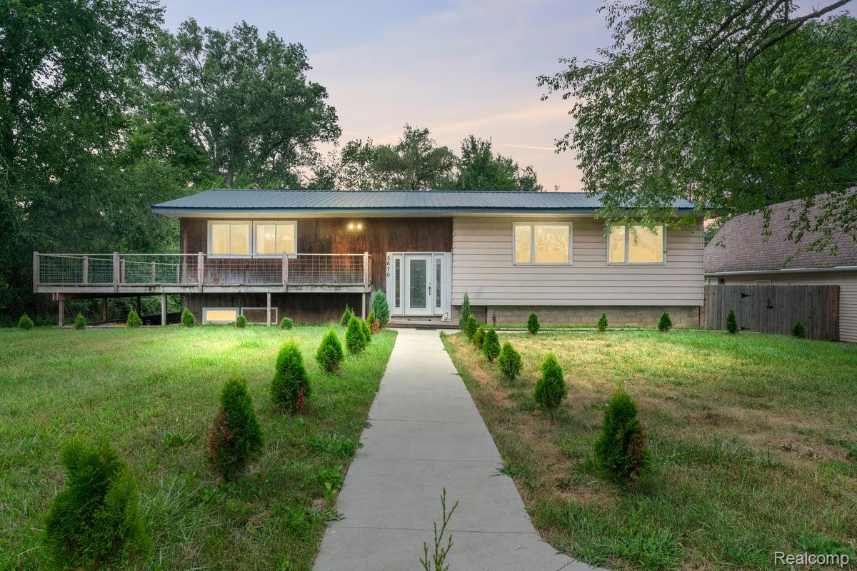 5670 Kinneville Road Property Photo 1