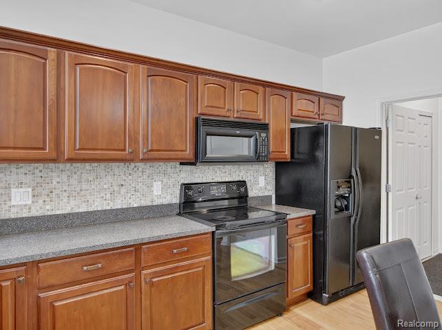 32969 Brookside Circle 18 Property Photo 15