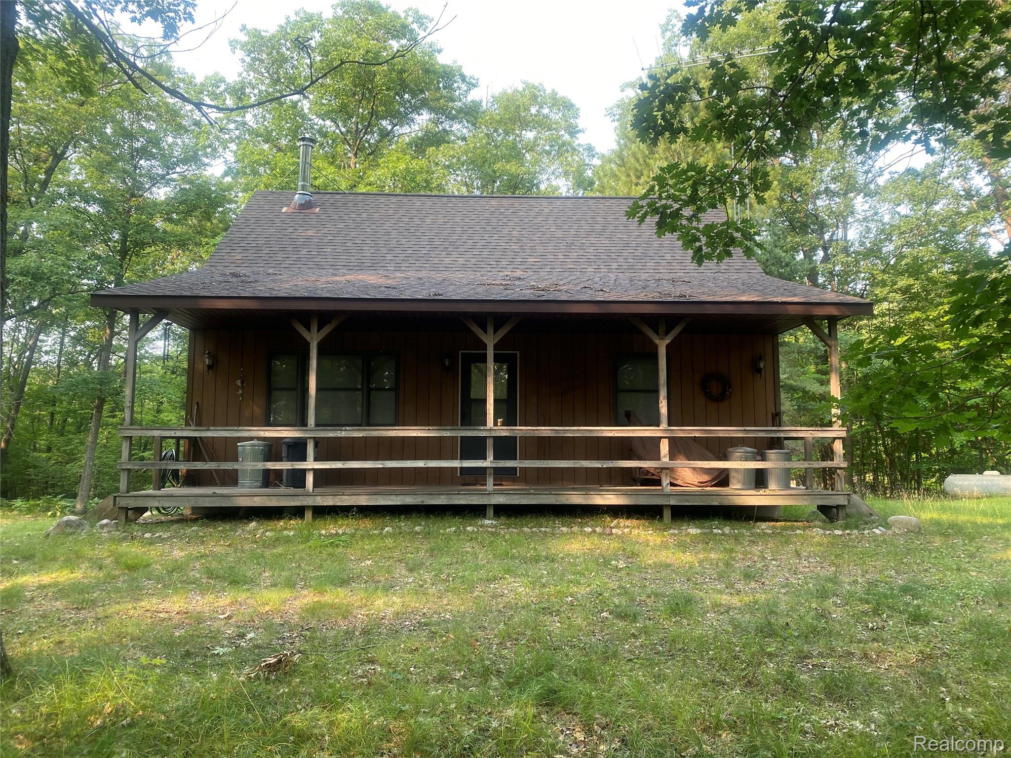 5107 Hunters Run Drive Property Photo 1