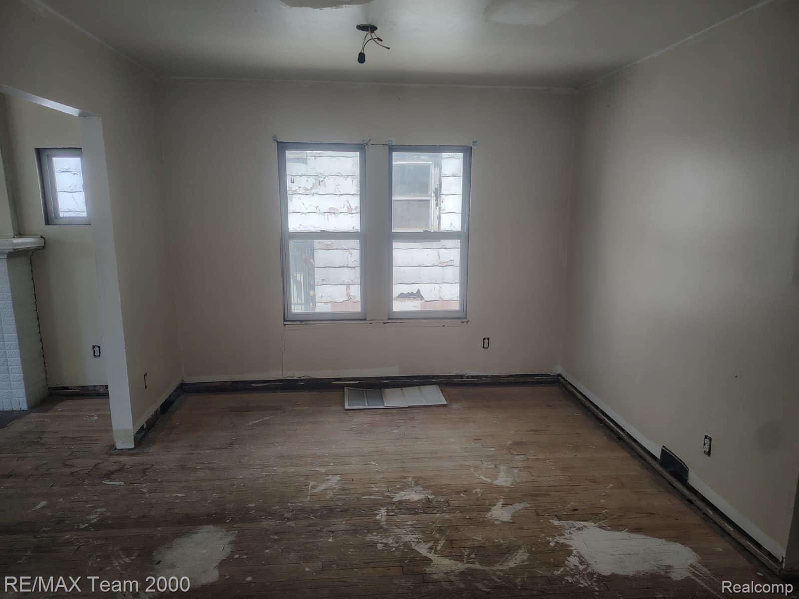 9186 Steel Street Property Photo 3