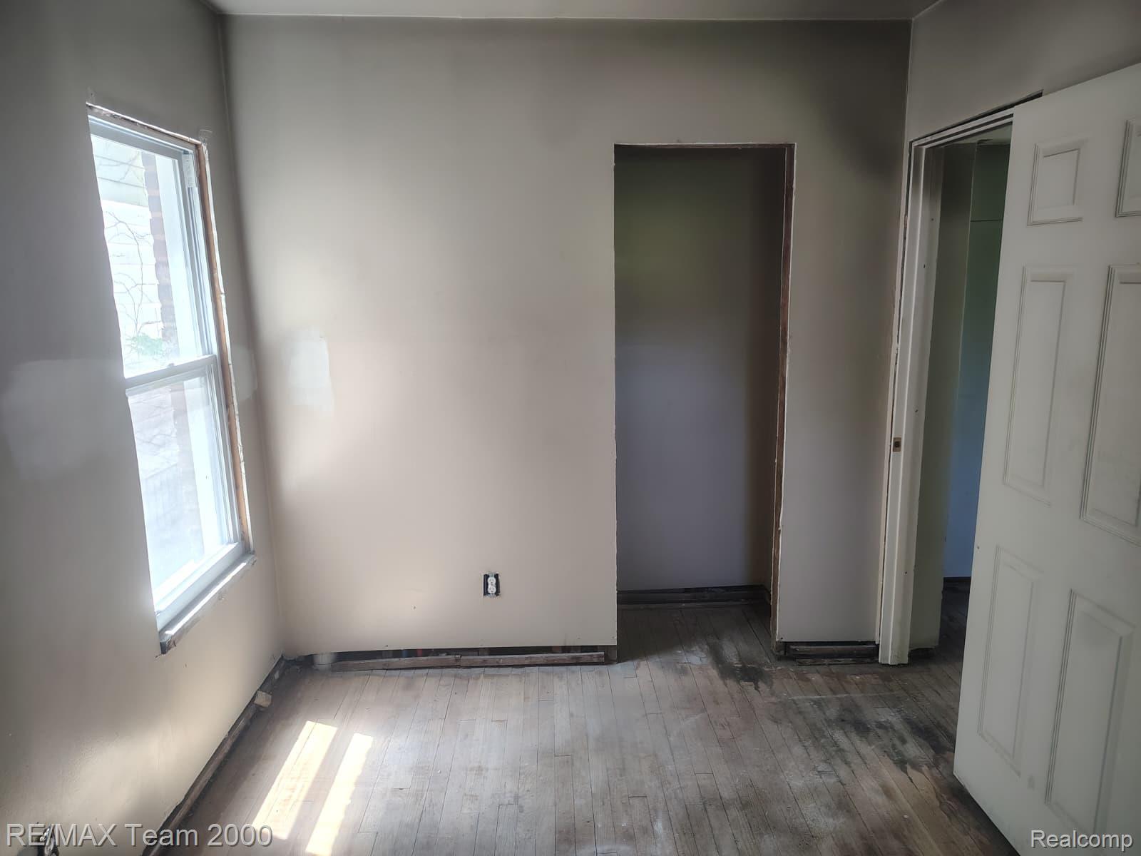 9186 Steel Street Property Photo 6