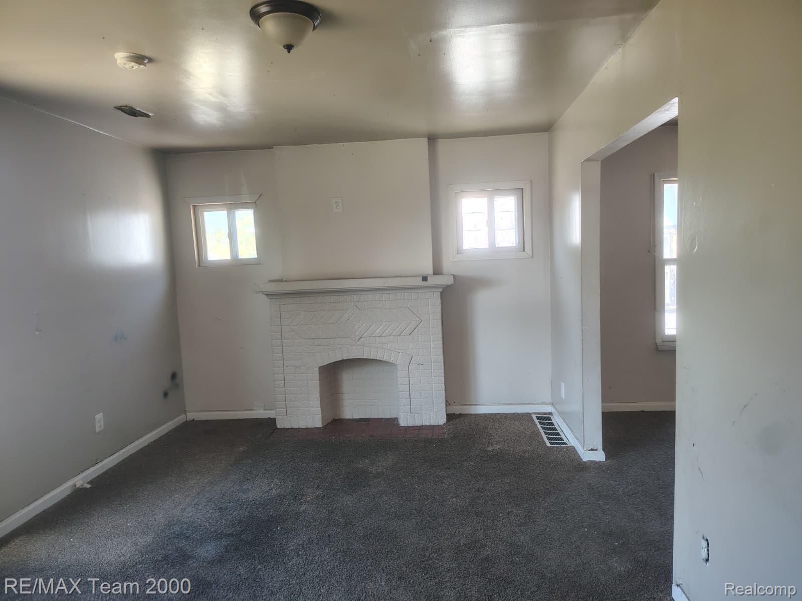 9186 Steel Street Property Photo 7