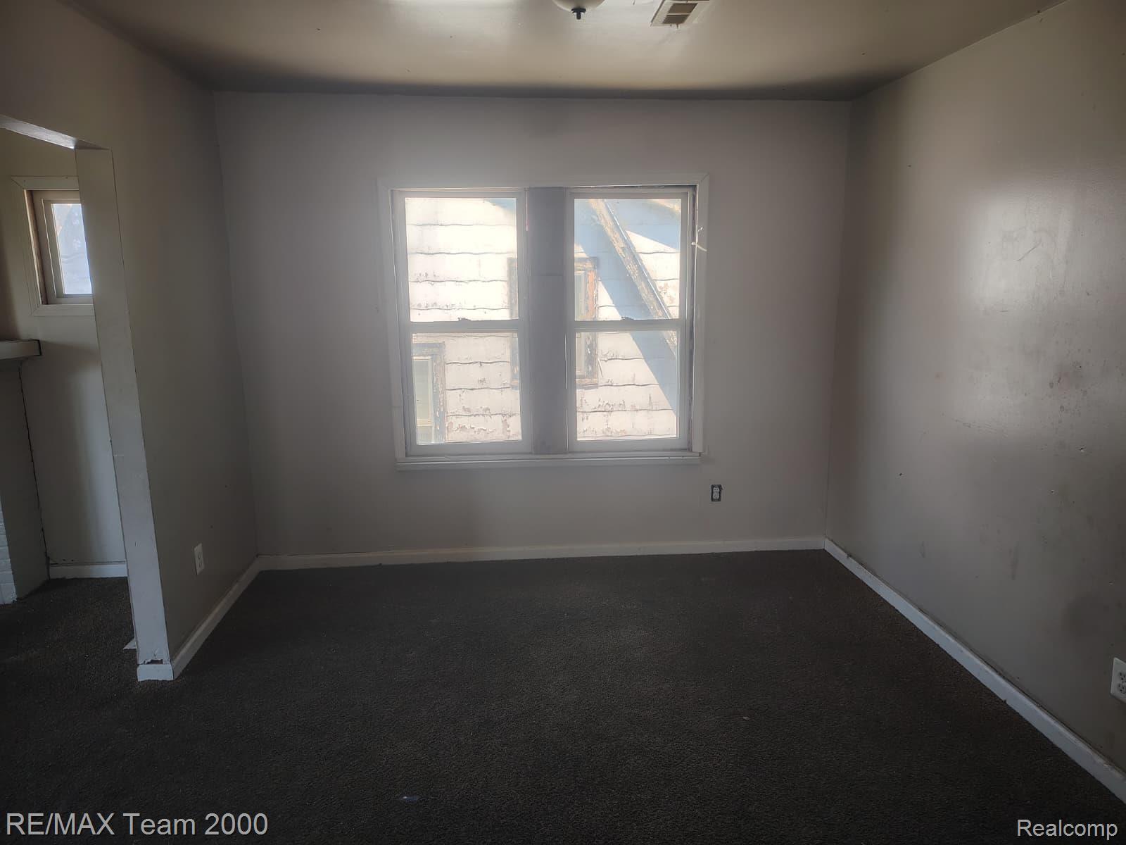 9186 Steel Street Property Photo 8