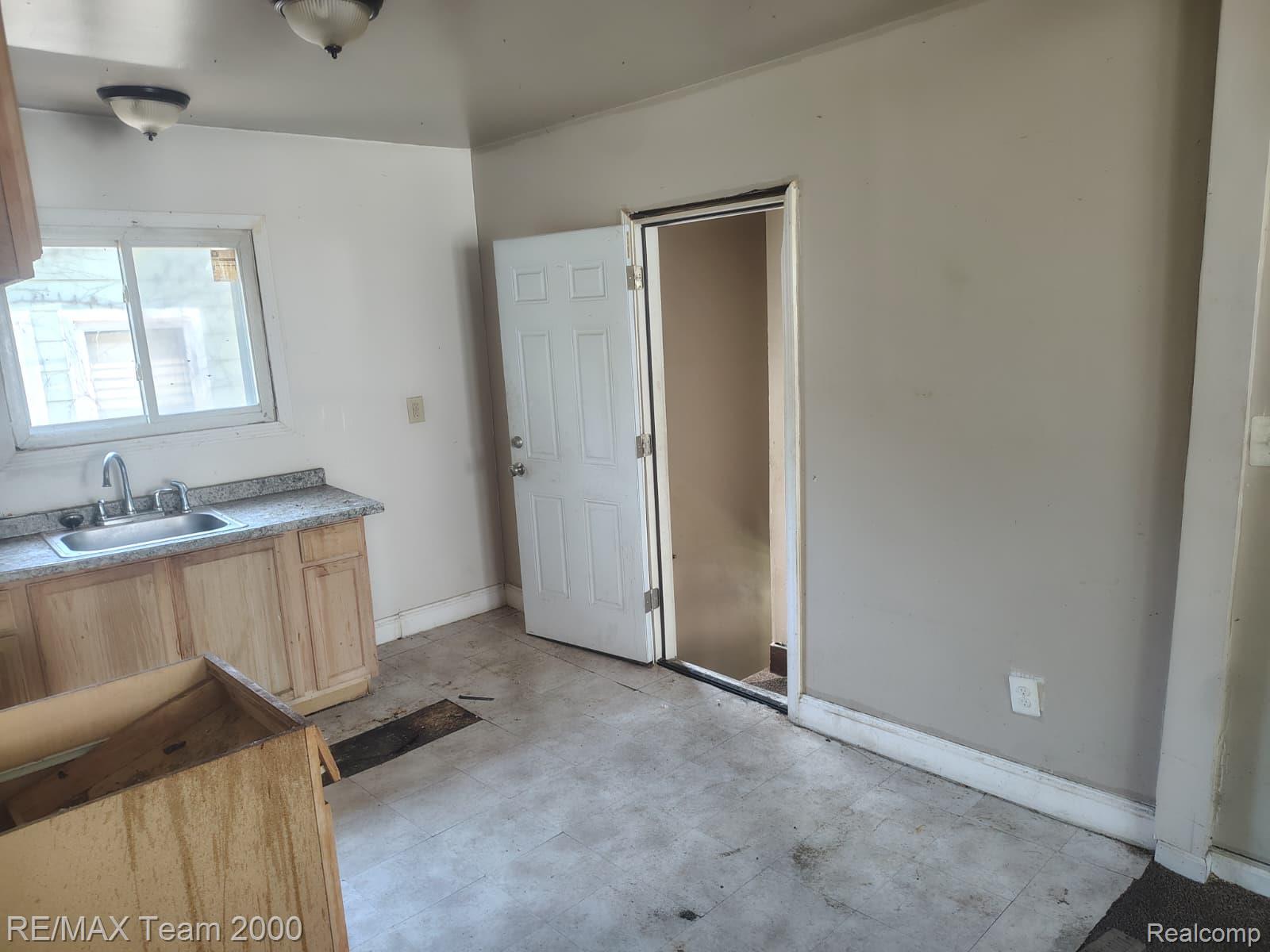 9186 Steel Street Property Photo 14