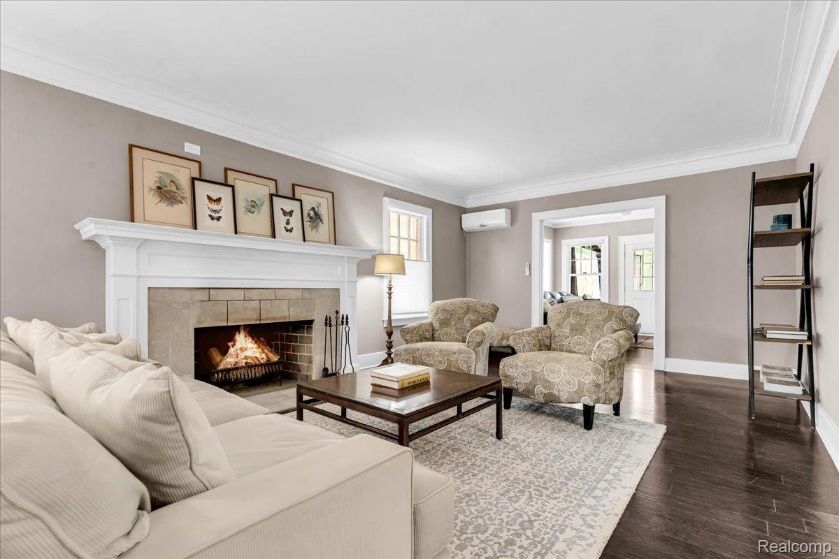 2007 W Boston Boulevard Property Photo 6