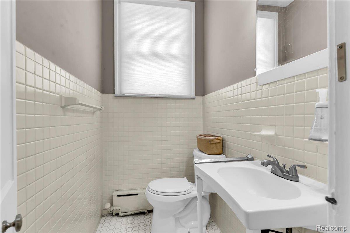 2007 W Boston Boulevard Property Photo 17