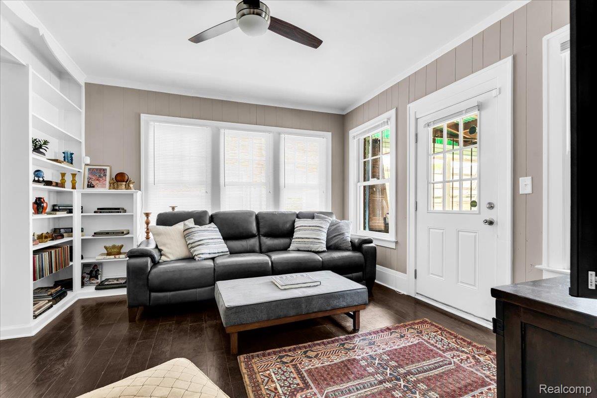 2007 W Boston Boulevard Property Photo 18