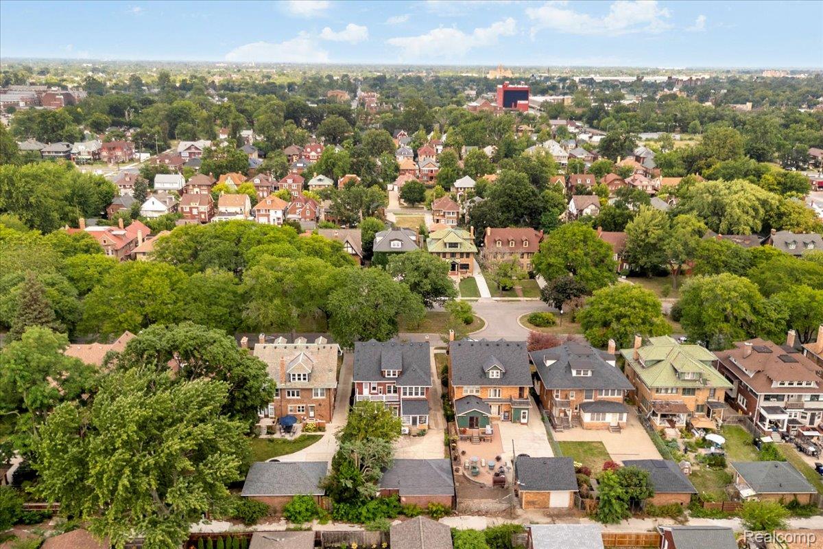 2007 W Boston Boulevard Property Photo 47
