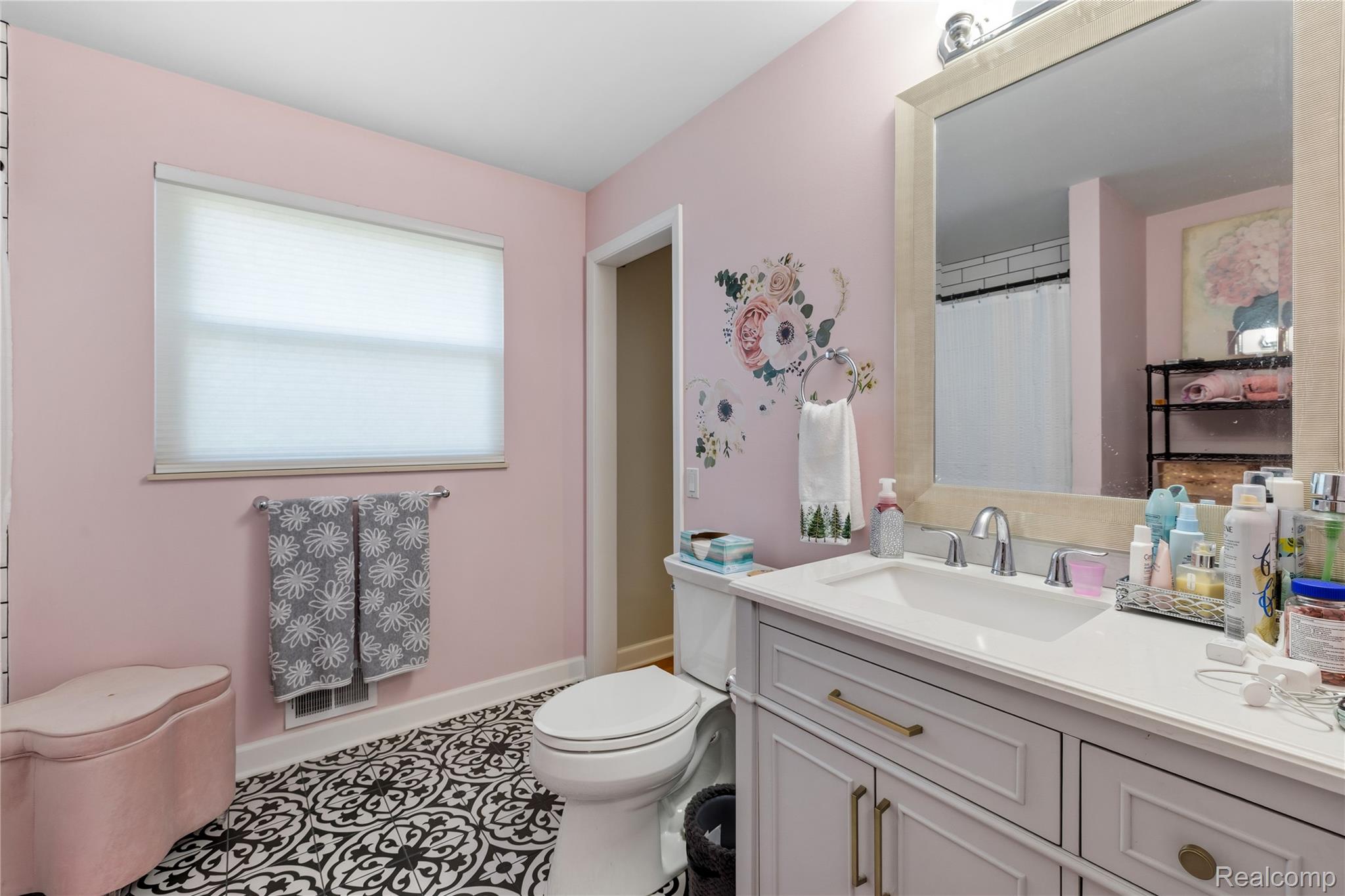 6180 Meyer Avenue Property Photo 22