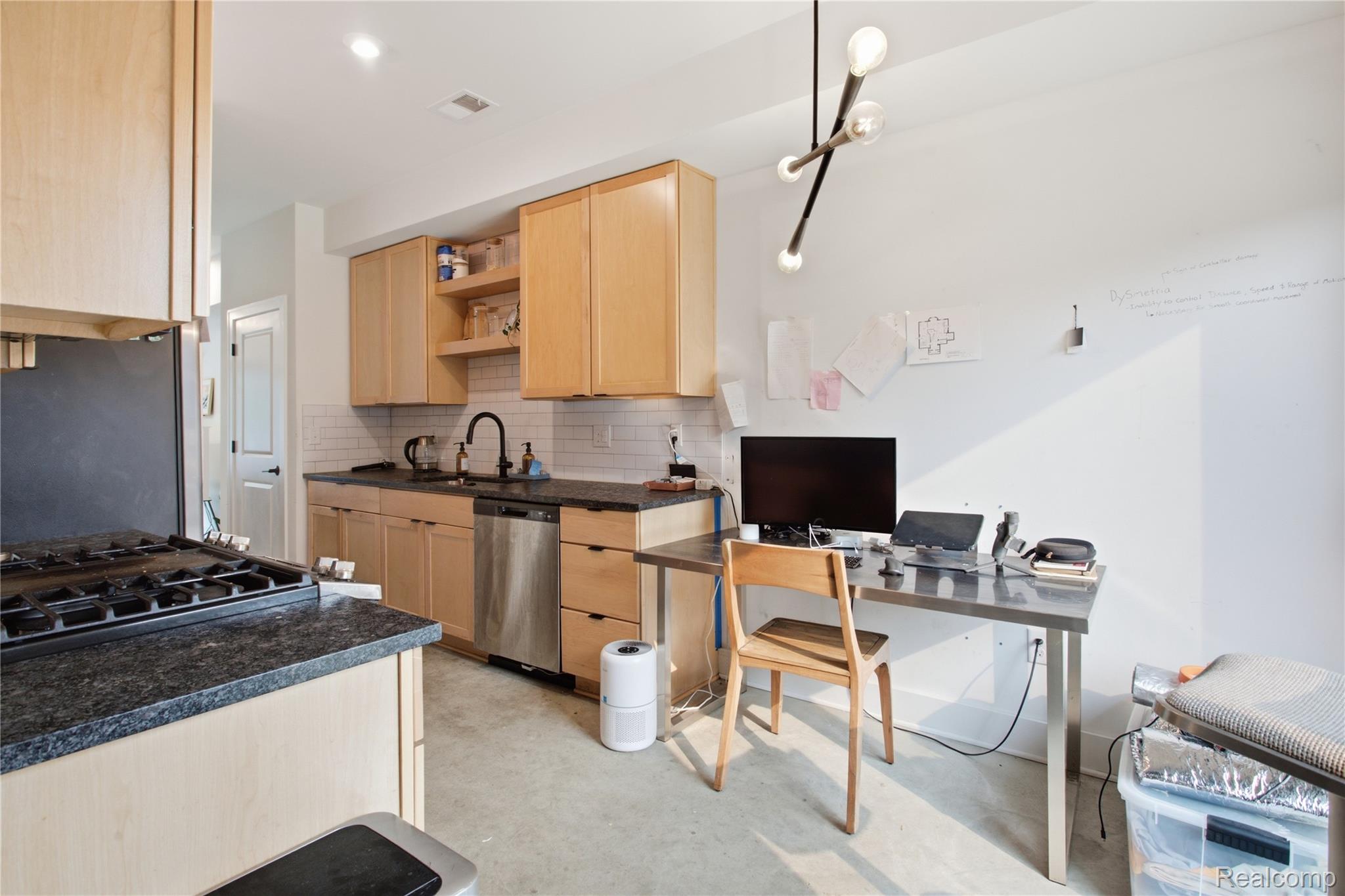 3305 Cochrane St Property Photo 10
