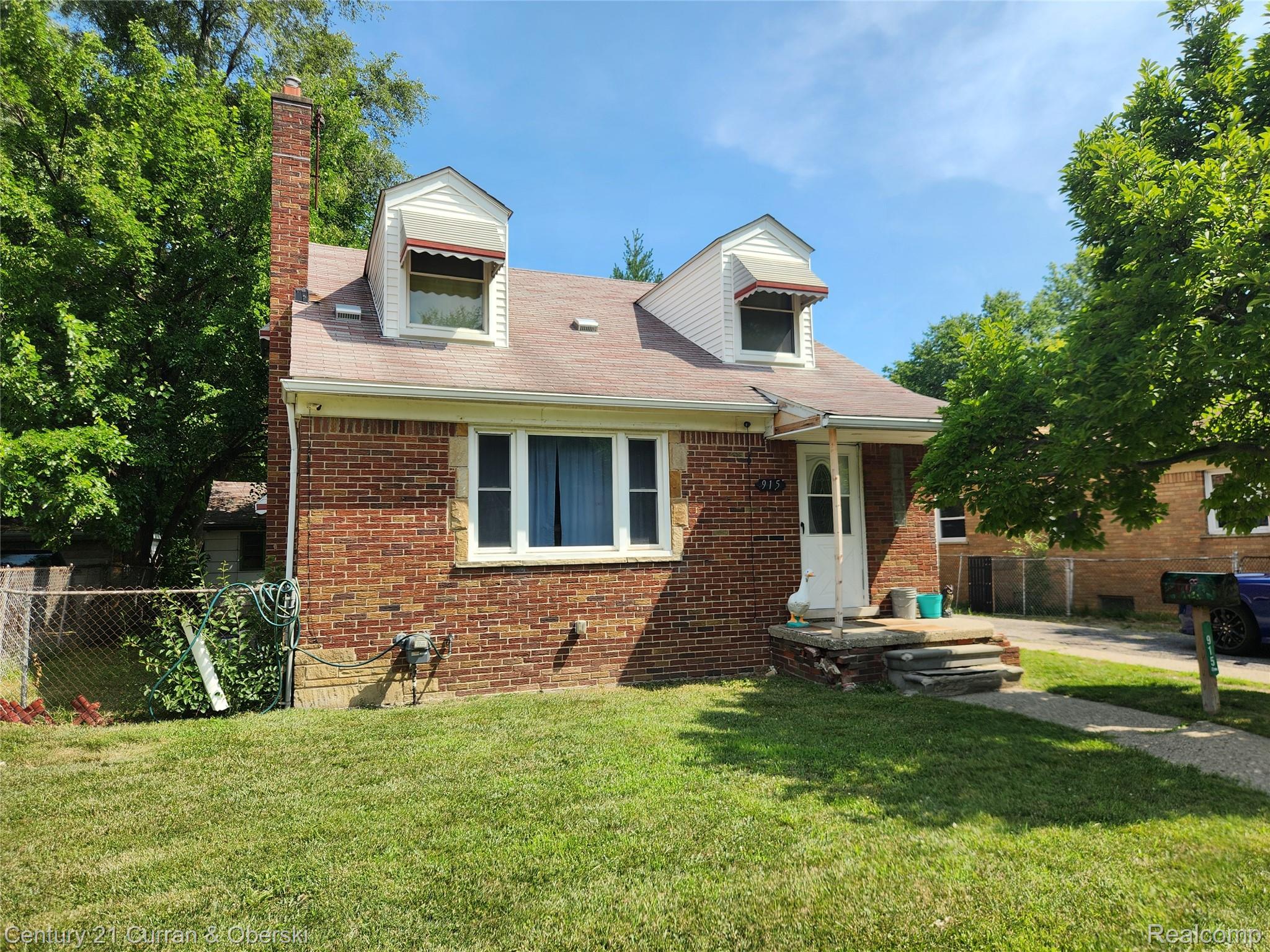 915 E 14 Mile Road Property Photo 1