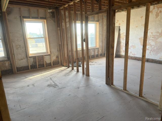 2277 W Davison Property Photo 5