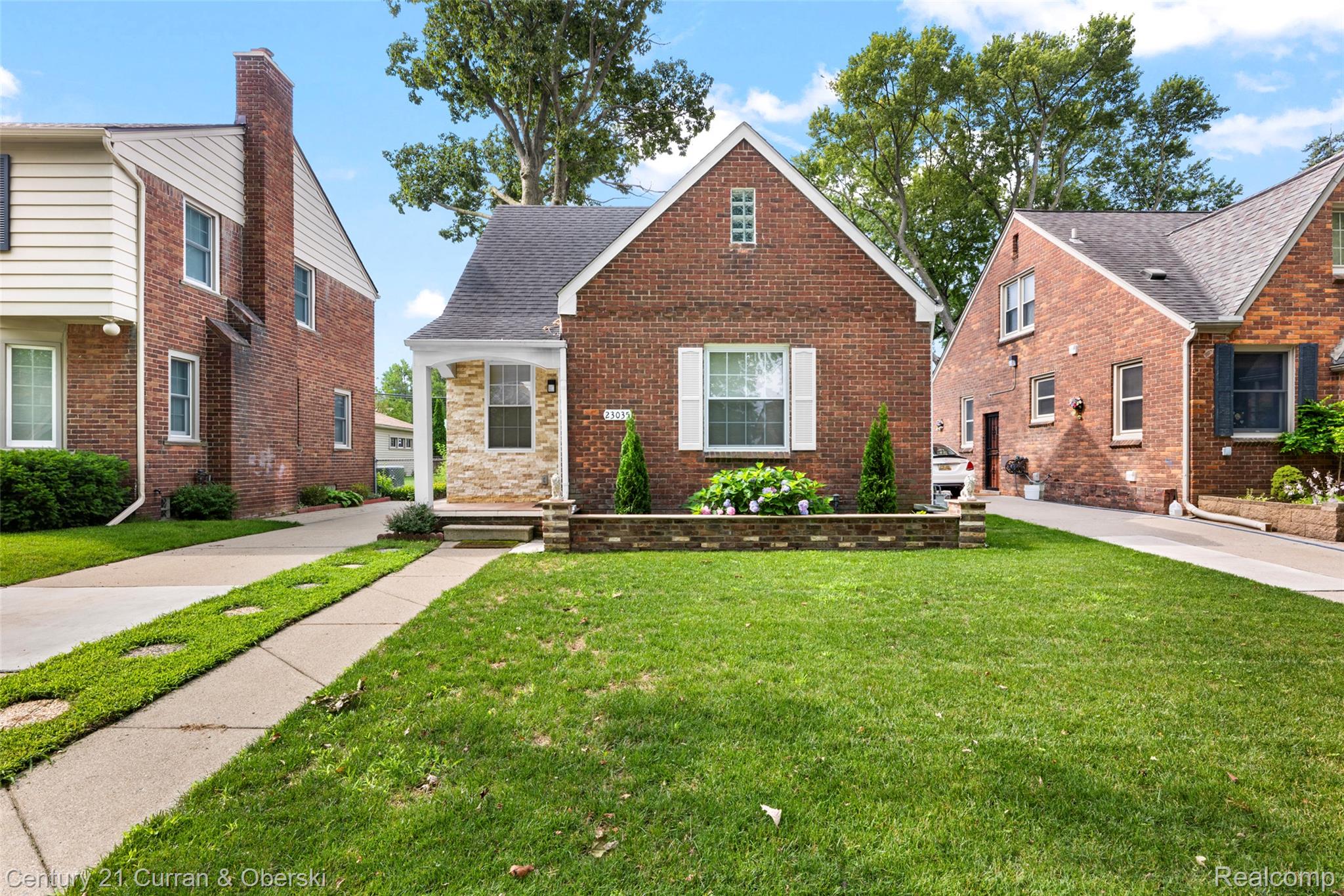 23035 Marlboro Street Property Photo 1