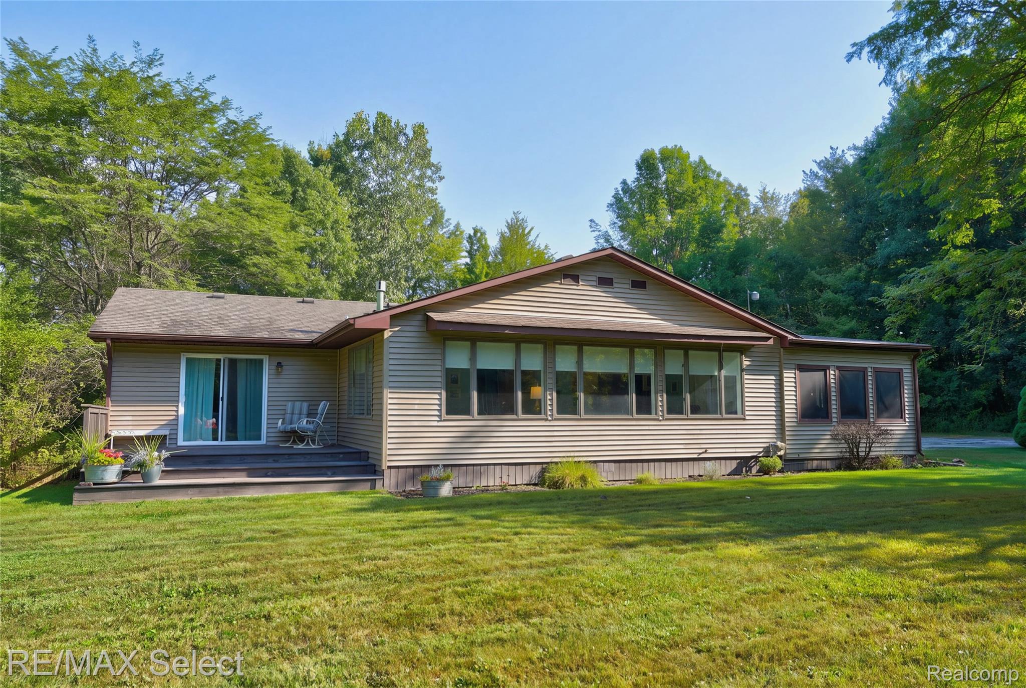7030 Rathbun Road Property Photo 4