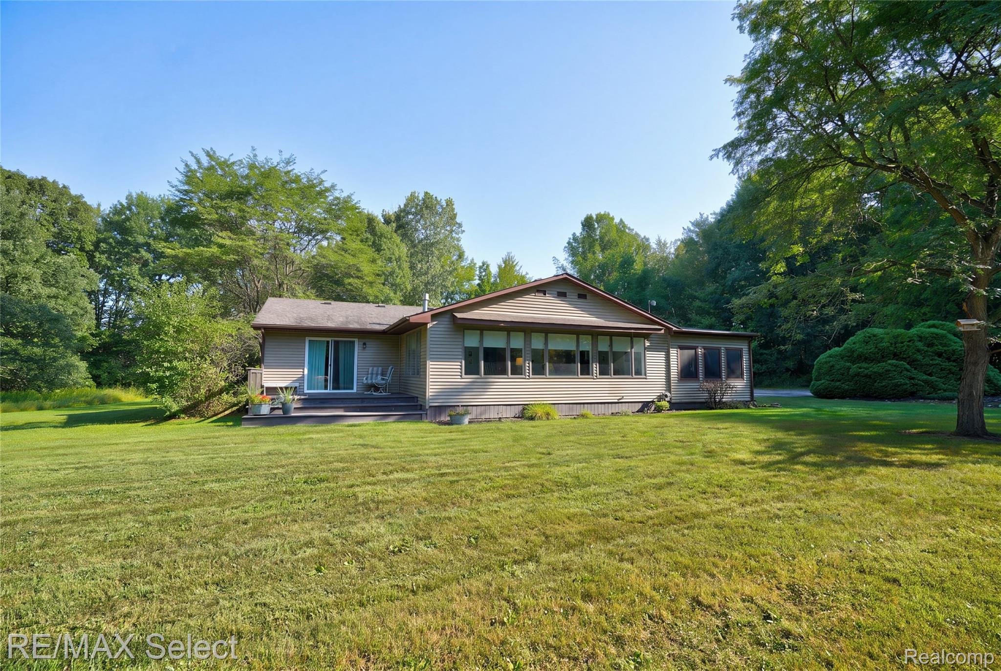 7030 Rathbun Road Property Photo 5
