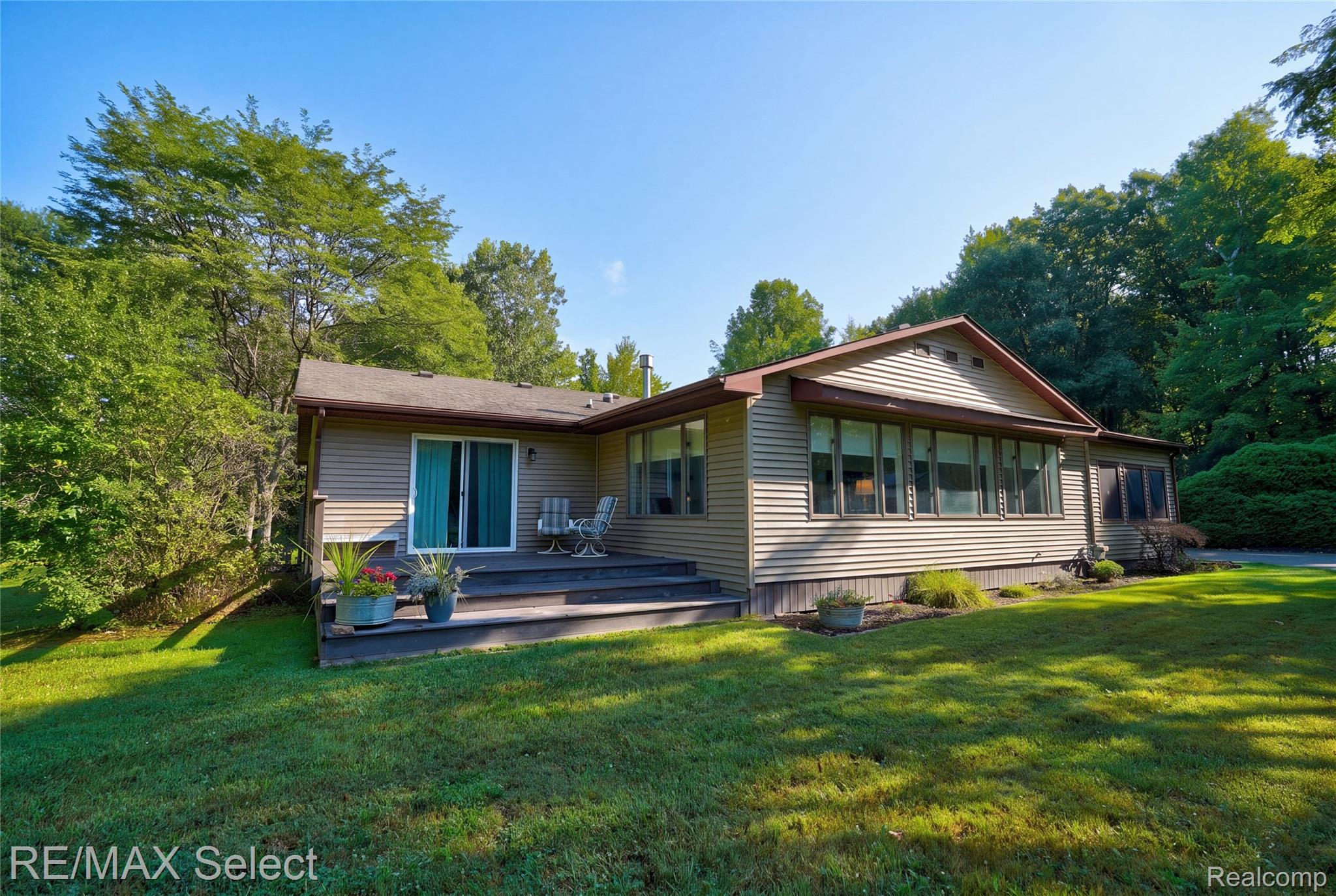 7030 Rathbun Road Property Photo 6