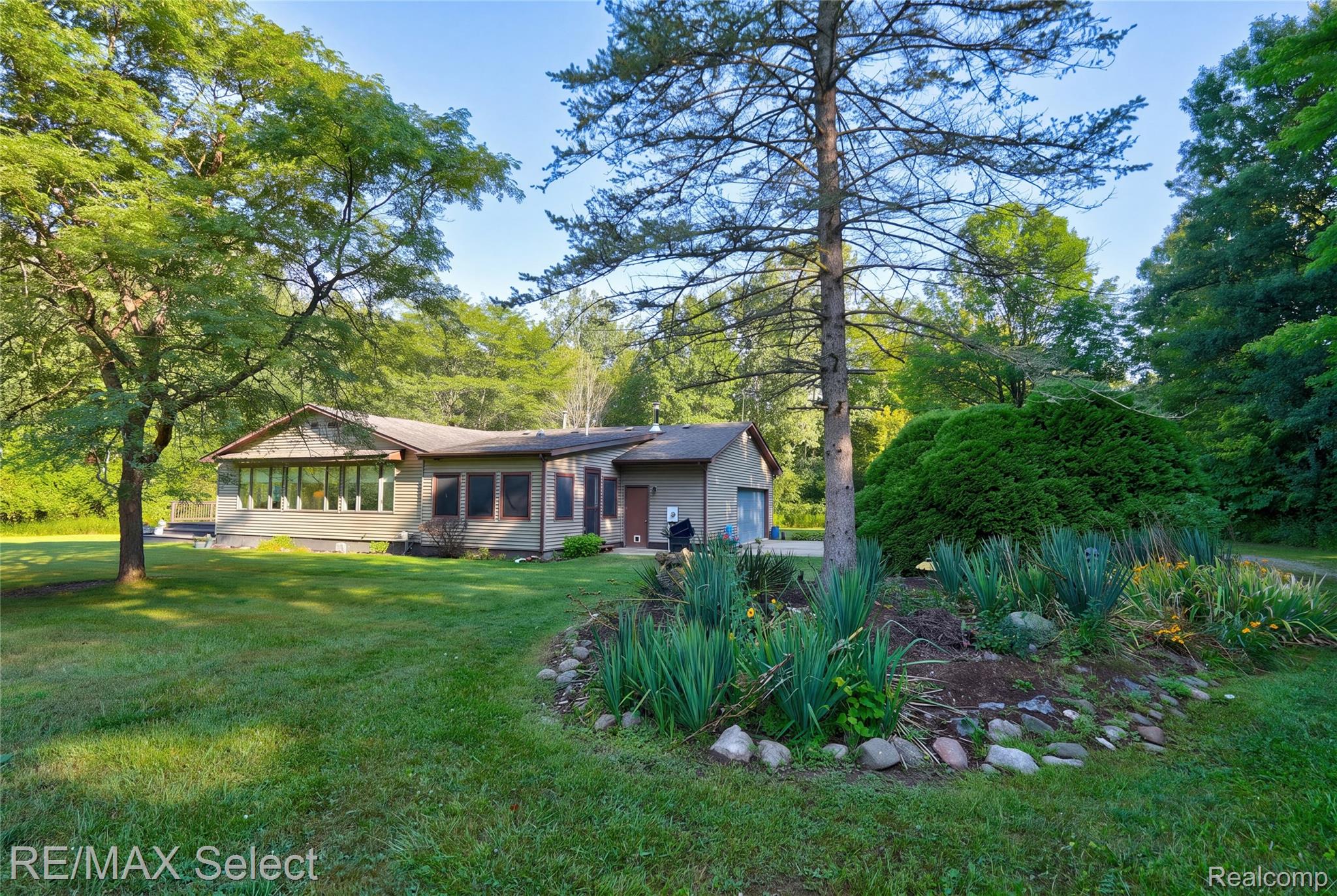 7030 Rathbun Road Property Photo 7