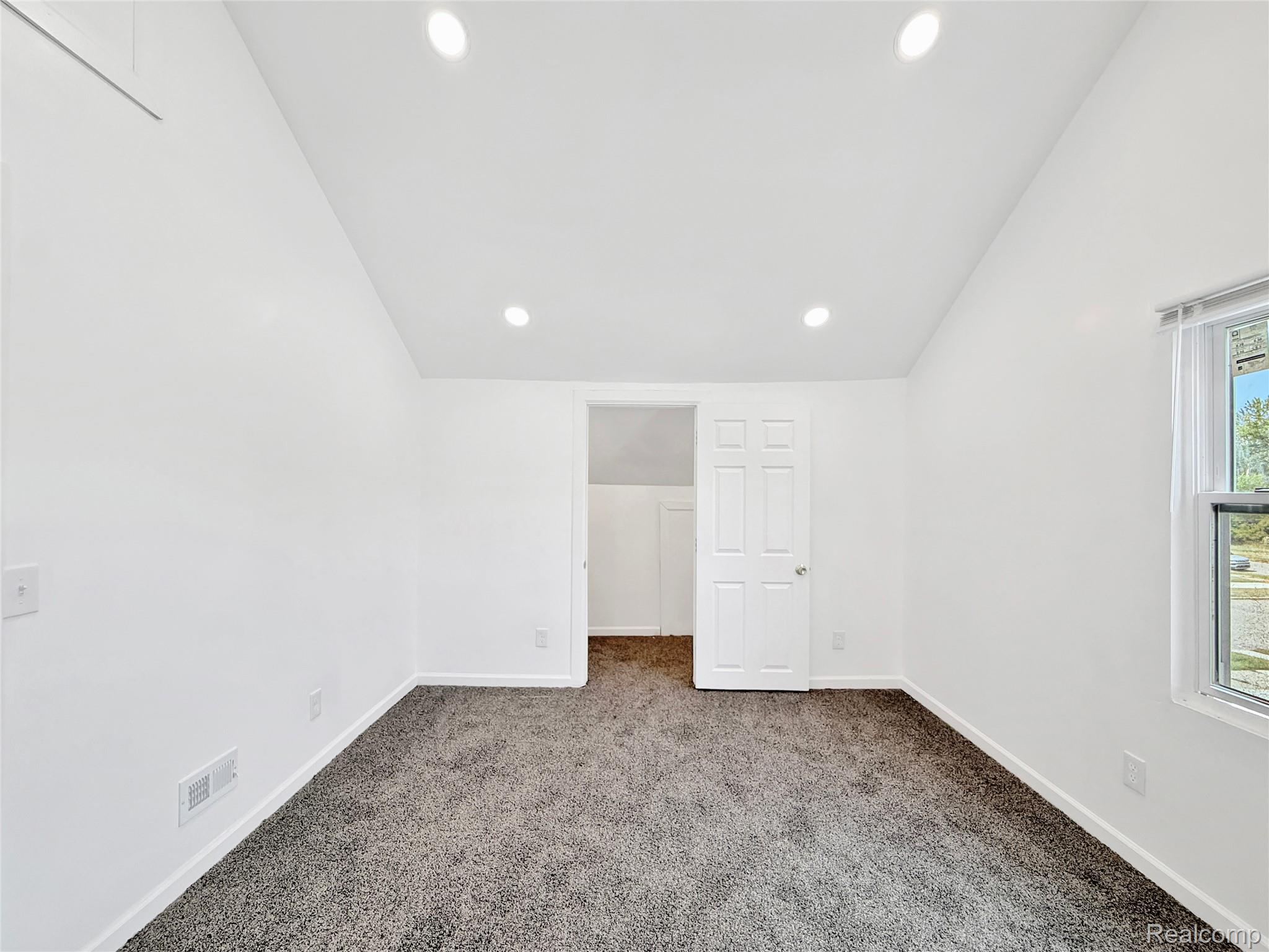 3690 Nottingham Road Property Photo 25