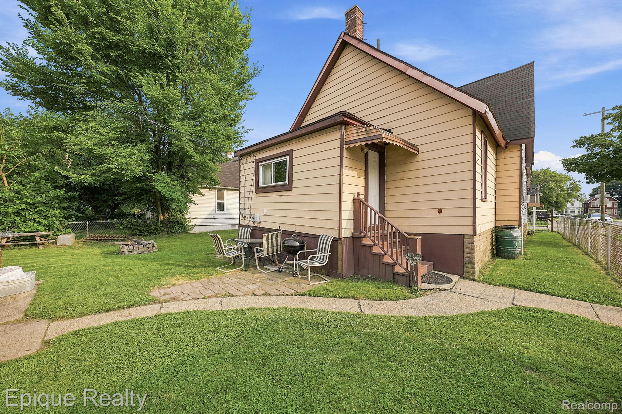 75 E Cicotte Street Property Photo 2