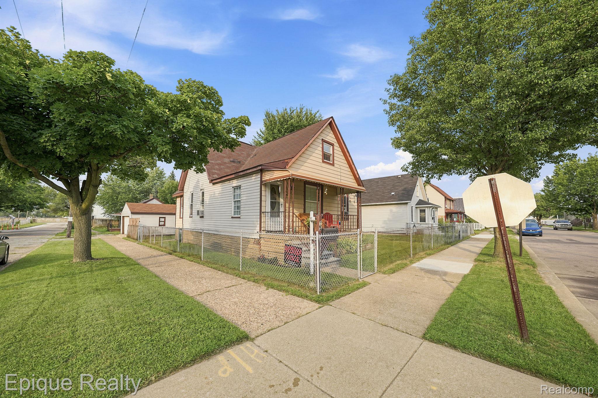75 E Cicotte Street Property Photo 3
