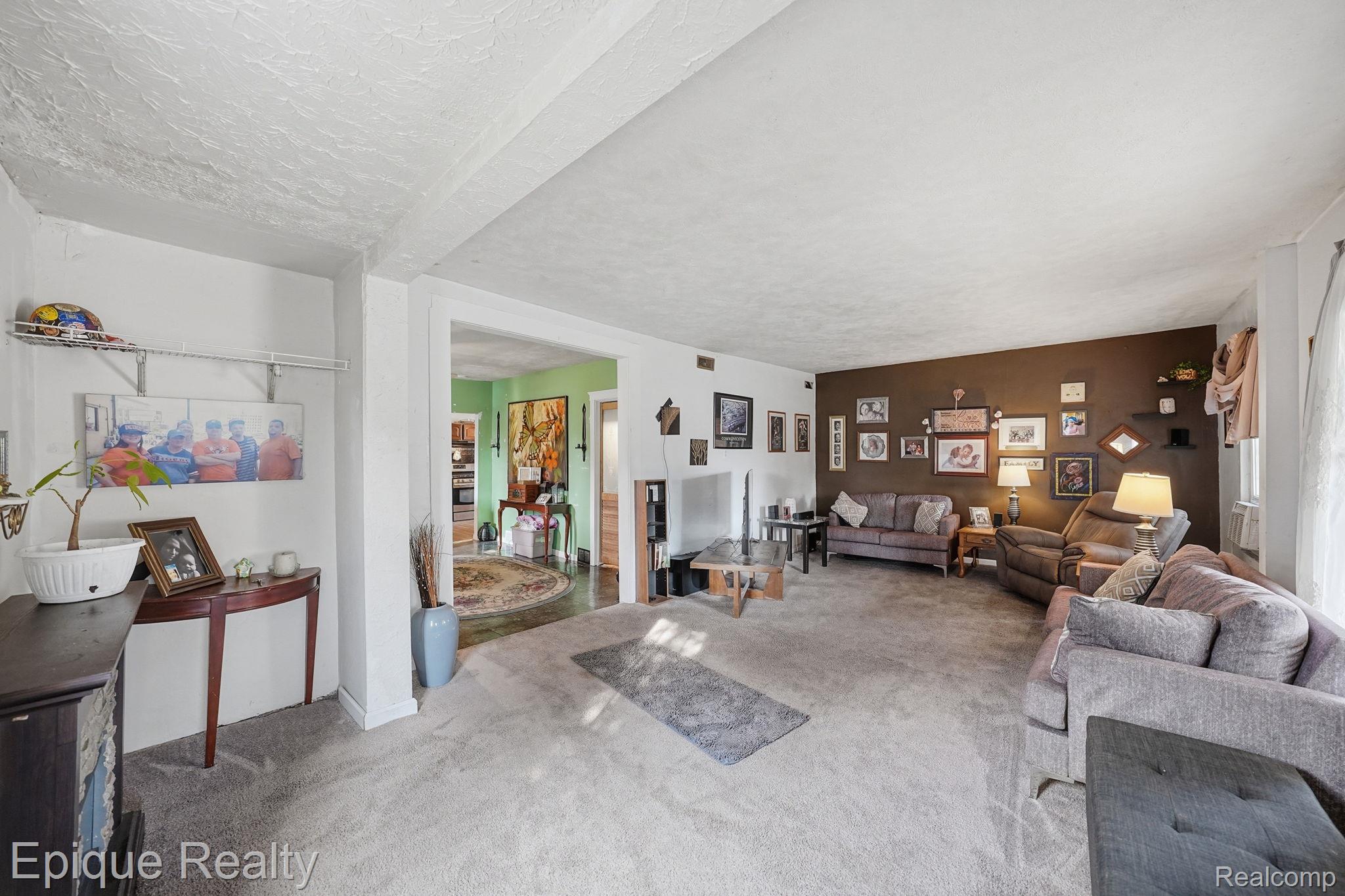 75 E Cicotte Street Property Photo 5
