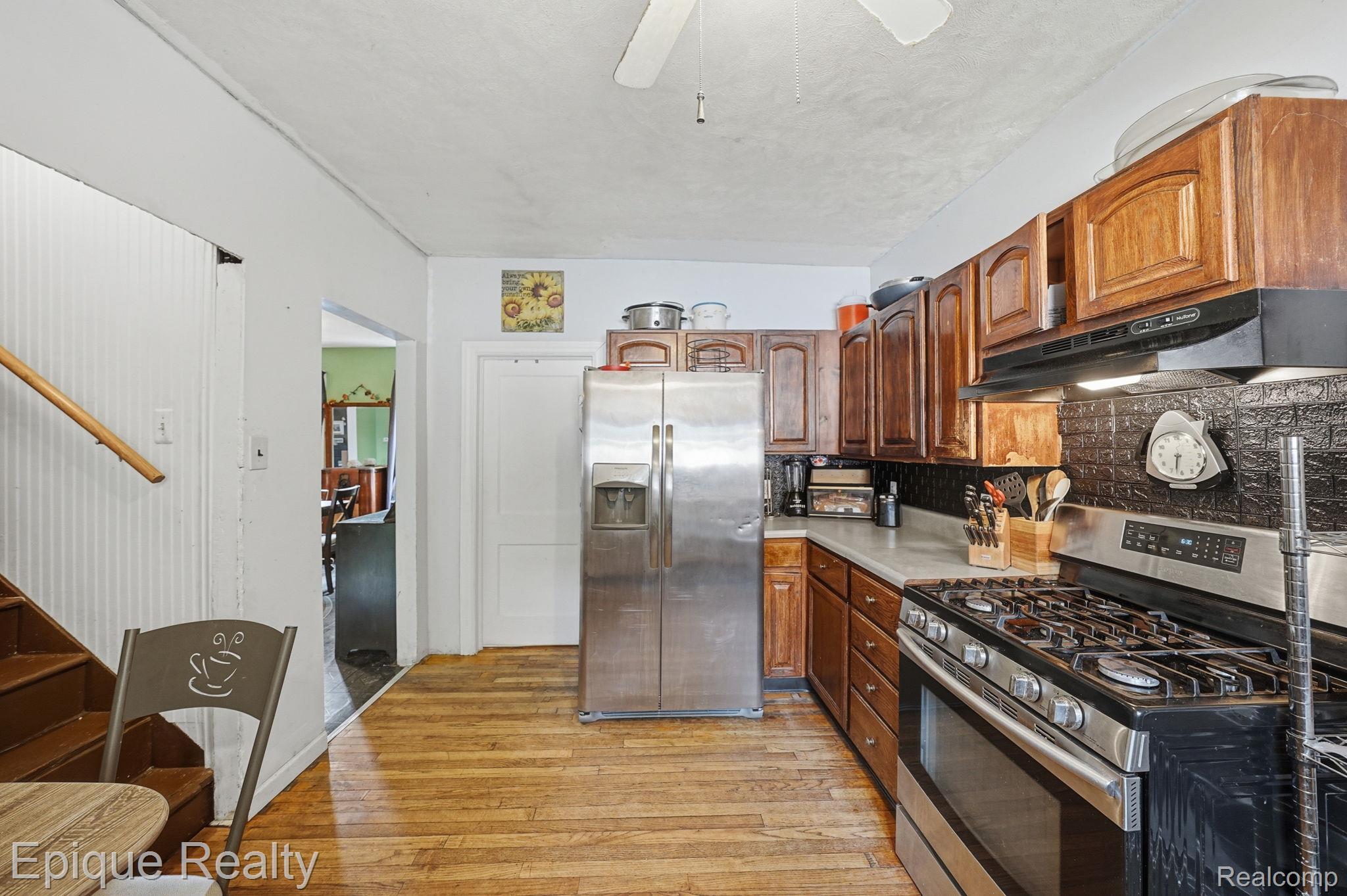 75 E Cicotte Street Property Photo 11
