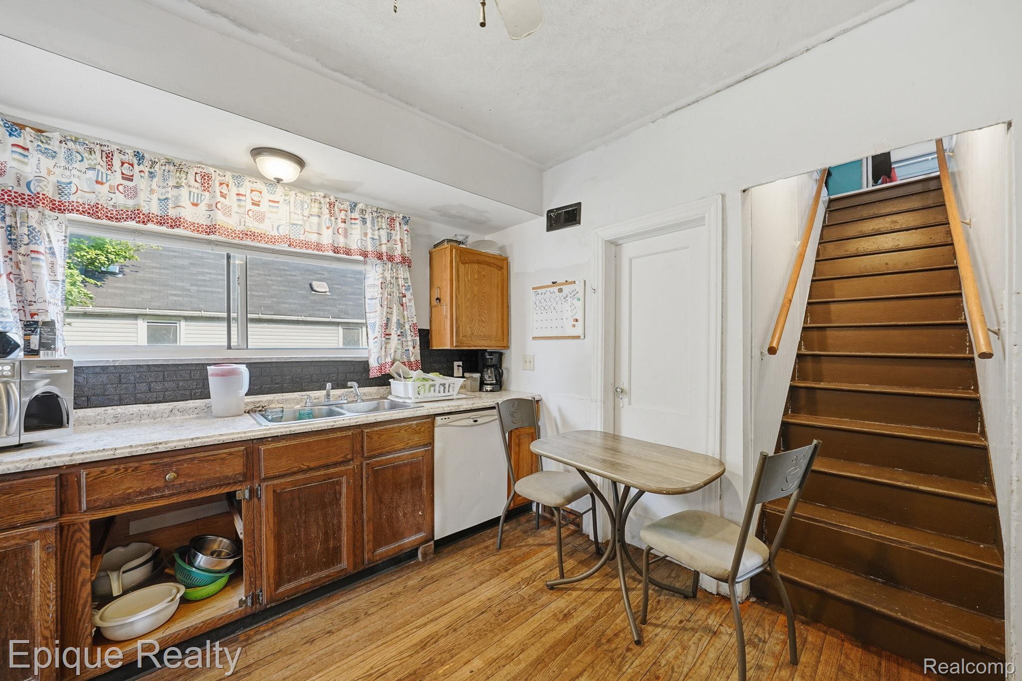 75 E Cicotte Street Property Photo 13