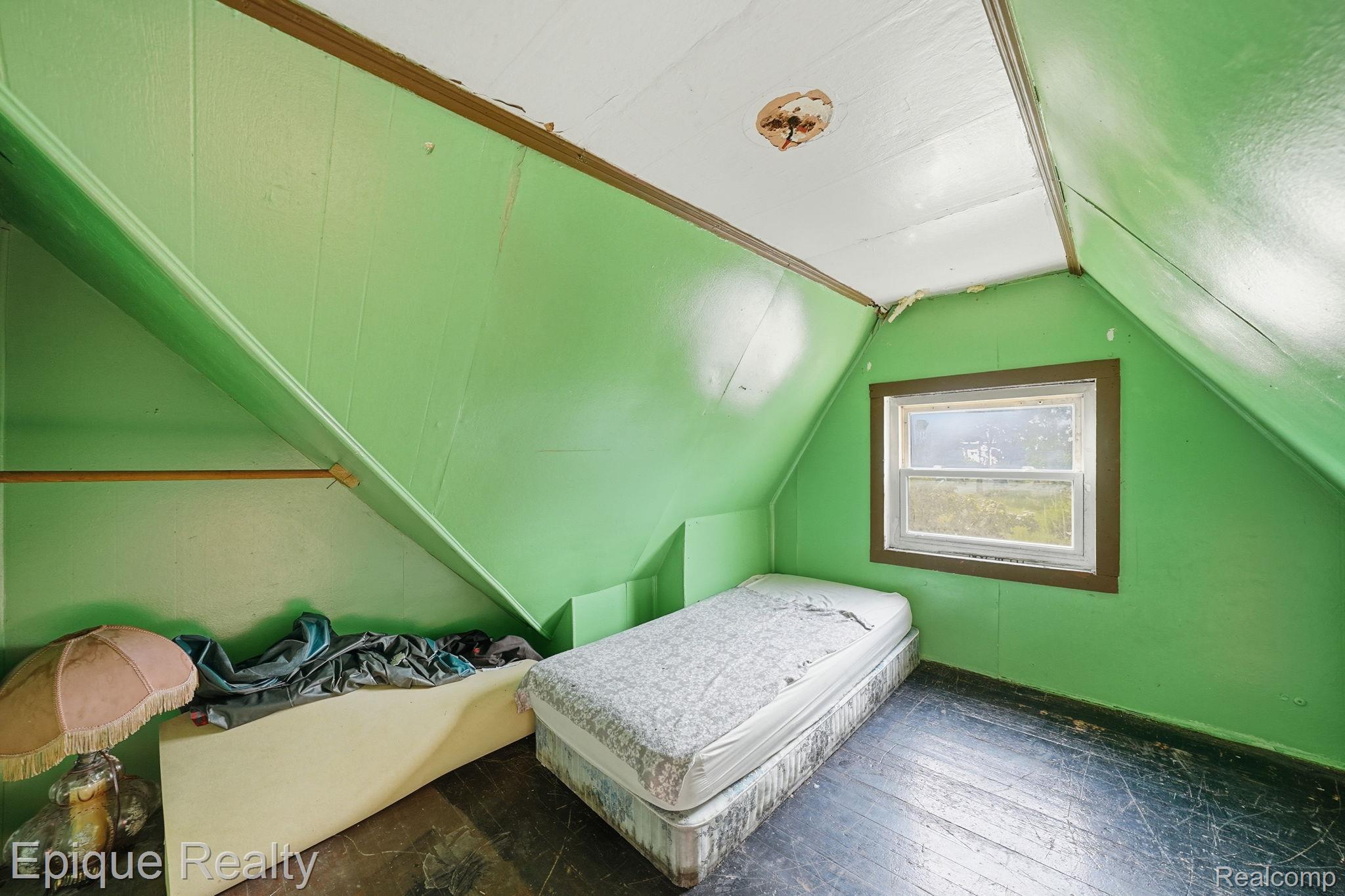 75 E Cicotte Street Property Photo 17
