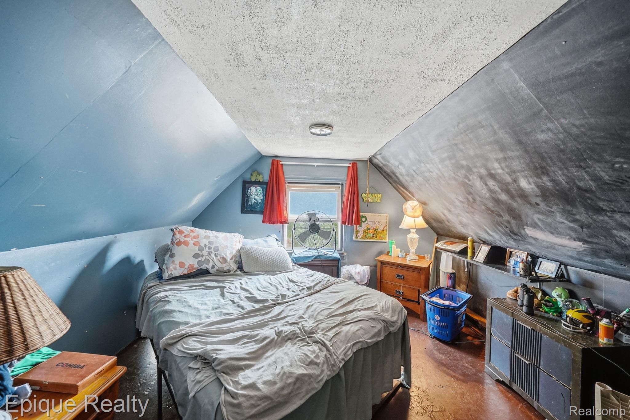 75 E Cicotte Street Property Photo 18