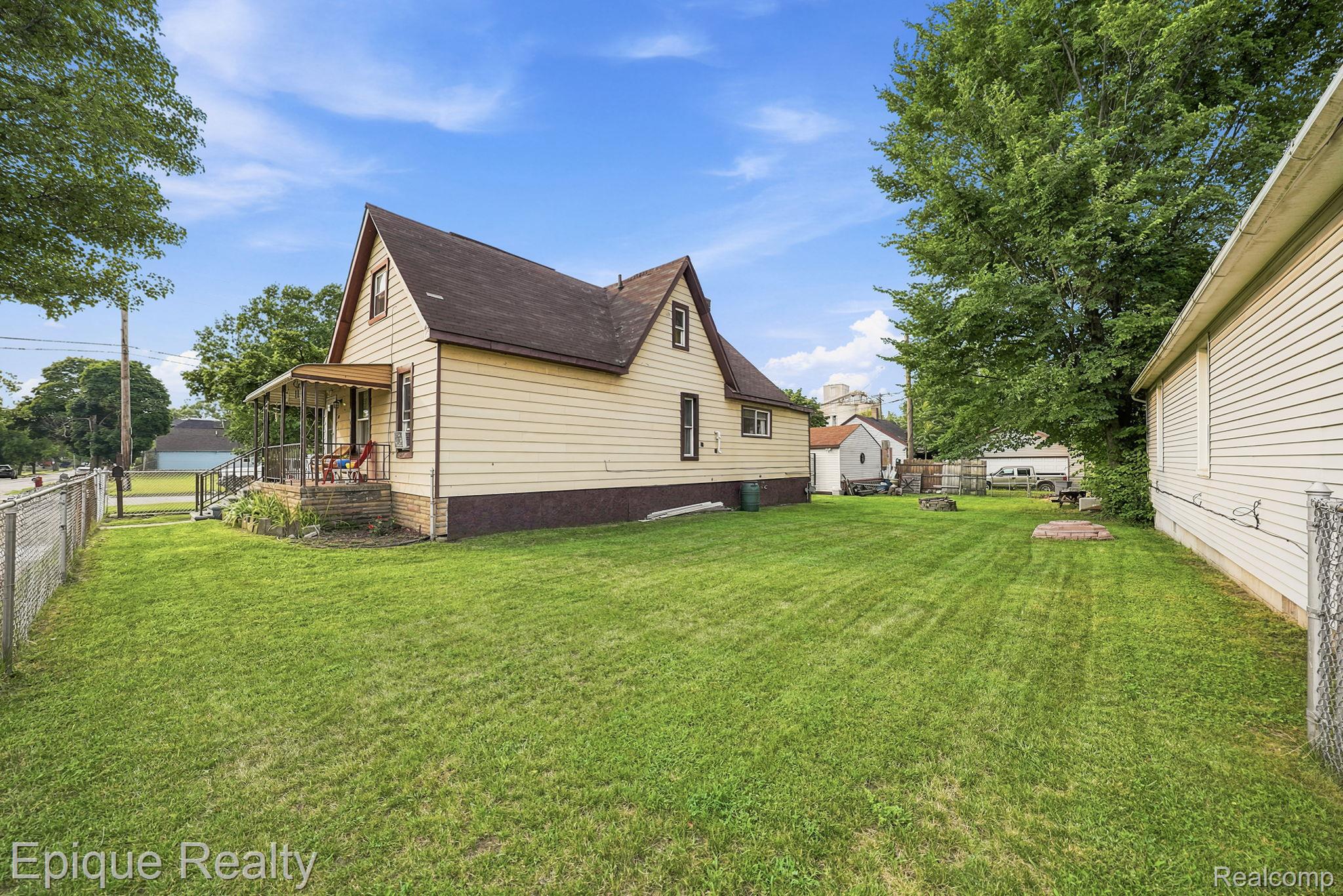 75 E Cicotte Street Property Photo 22