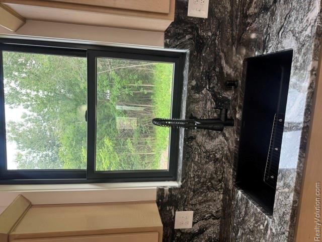 7260 Newark Road Property Photo 9