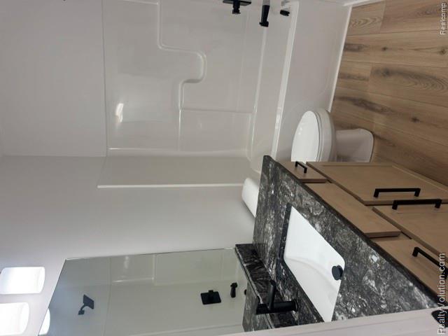 7260 Newark Road Property Photo 12